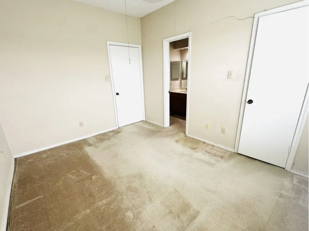 Condominium For Sale in Dallas County , 4113 Esters Road 603, Irving, Texas 75038, 1 Bedroom, 1 Bathroom, Garage spaces, 493 Sqft, built in 1984, Preowned, mls#21227431, Real Estate Agent in Irving, Homes For Sale in Dallas county, Homes For Sale in Irving, Realtor in Irving Texas, Real Estate Brokerage Independent Realty Texas, Luminita Cordes Realtor