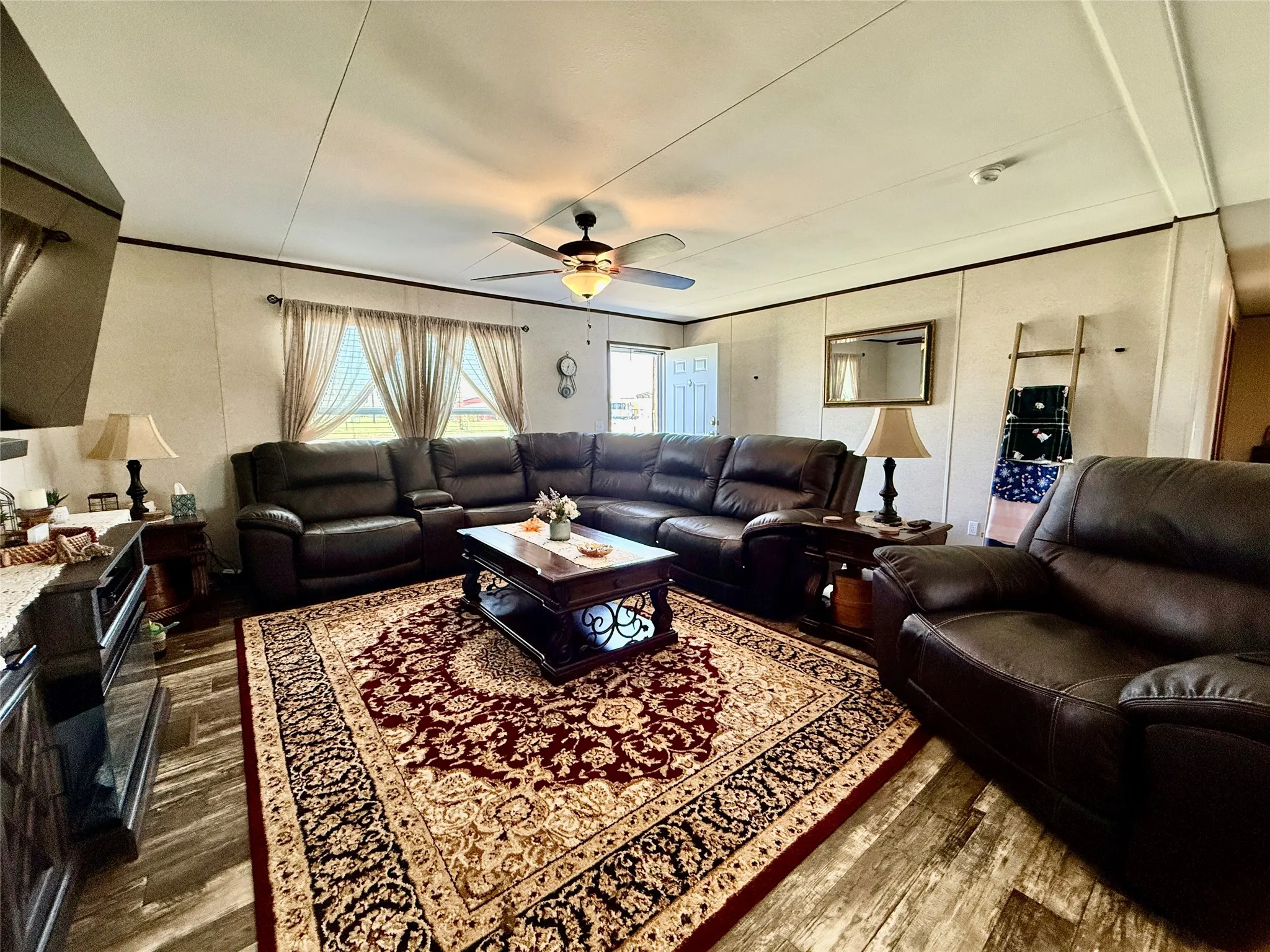 Mobile Home For Sale in Wise County , 525 Private Road 4906, Haslet, Texas 76052, 4 Bedroom, 2 Bathroom, Garage spaces, 1,792 Sqft, built in 2024, Preowned, mls#21227861, Real Estate Agent in Haslet, Homes For Sale in Wise county, Homes For Sale in Haslet, Realtor in Haslet Texas, Real Estate Brokerage Independent Realty Texas, Luminita Cordes Realtor