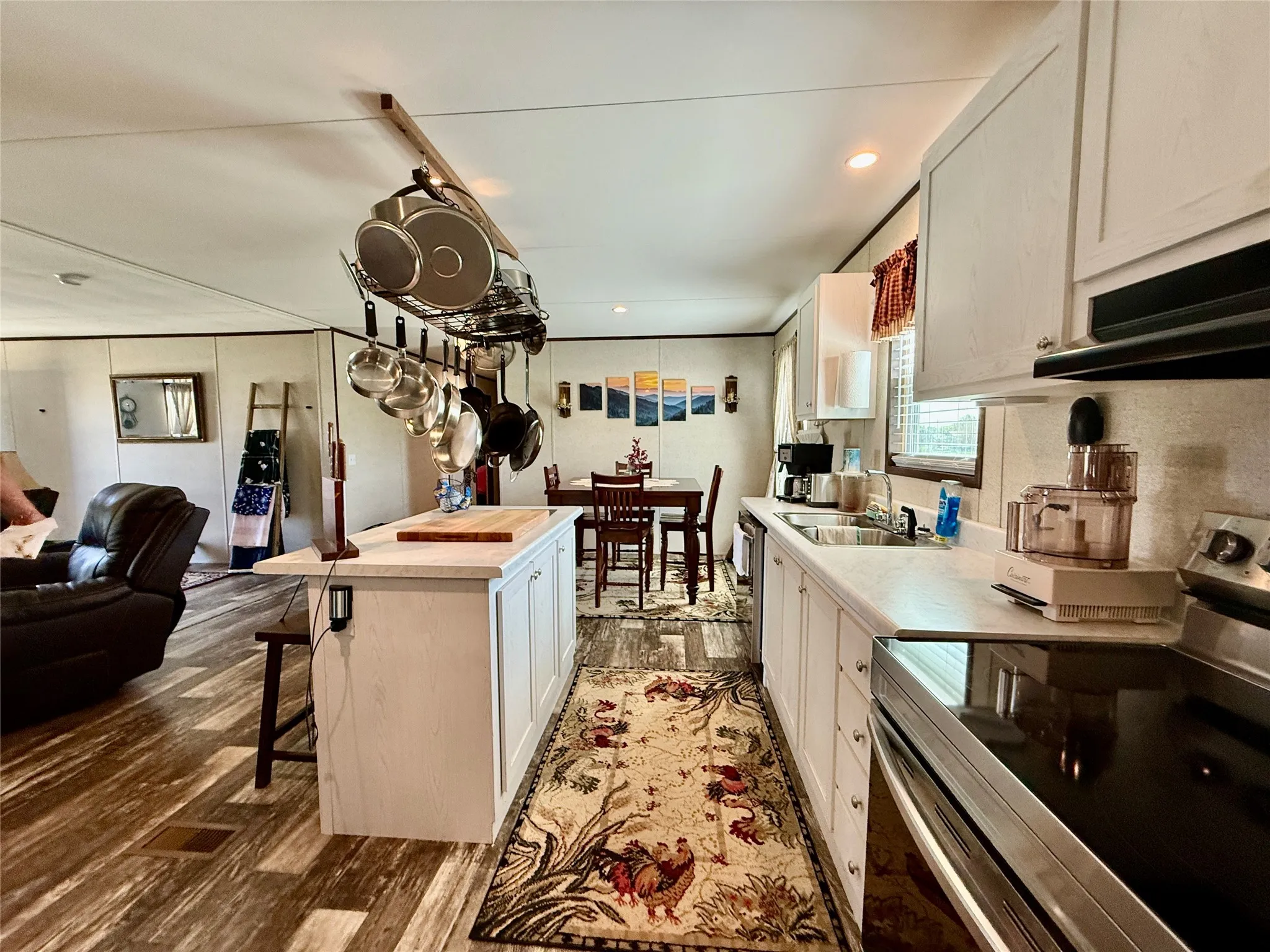 Mobile Home For Sale in Wise County , 525 Private Road 4906, Haslet, Texas 76052, 4 Bedroom, 2 Bathroom, Garage spaces, 1,792 Sqft, built in 2024, Preowned, mls#21227861, Real Estate Agent in Haslet, Homes For Sale in Wise county, Homes For Sale in Haslet, Realtor in Haslet Texas, Real Estate Brokerage Independent Realty Texas, Luminita Cordes Realtor