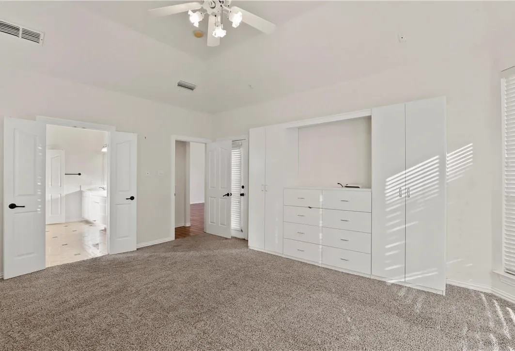 Single Family Residence For Rent in Denton County , 1313 Bradbury Drive, Carrollton, Texas 75007, 4 Bedroom, 3 Bathroom, 2 Garage spaces, 3,177 Sqft, built in 1999, Preowned, mls#21226188, Real Estate Agent in Carrollton, Homes For Rent in Denton county, Homes For Rent in Carrollton, Realtor in Carrollton Texas, Real Estate Brokerage Independent Realty Texas, Luminita Cordes Realtor