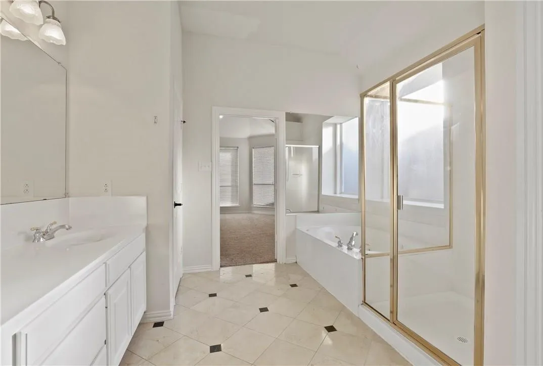 Single Family Residence For Rent in Denton County , 1313 Bradbury Drive, Carrollton, Texas 75007, 4 Bedroom, 3 Bathroom, 2 Garage spaces, 3,177 Sqft, built in 1999, Preowned, mls#21226188, Real Estate Agent in Carrollton, Homes For Rent in Denton county, Homes For Rent in Carrollton, Realtor in Carrollton Texas, Real Estate Brokerage Independent Realty Texas, Luminita Cordes Realtor