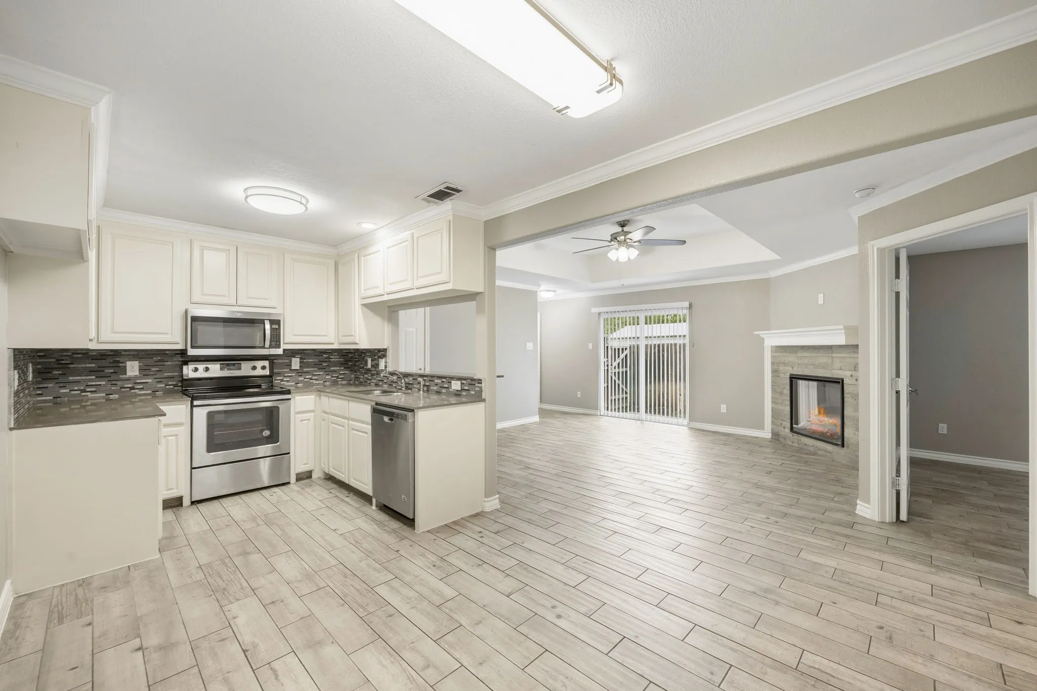 Duplex For Rent in Grayson County , 521-525 Gilcrease Street, Van Alstyne, Texas 75495, 3 Bedroom, 2 Bathroom, 2 Garage spaces, 1,208 Sqft, built in 2019, mls#21227889, Real Estate Agent in Van Alstyne, Homes For Rent in Grayson county, Homes For Rent in Van Alstyne, Realtor in Van Alstyne Texas, Real Estate Brokerage Independent Realty Texas, Luminita Cordes Realtor