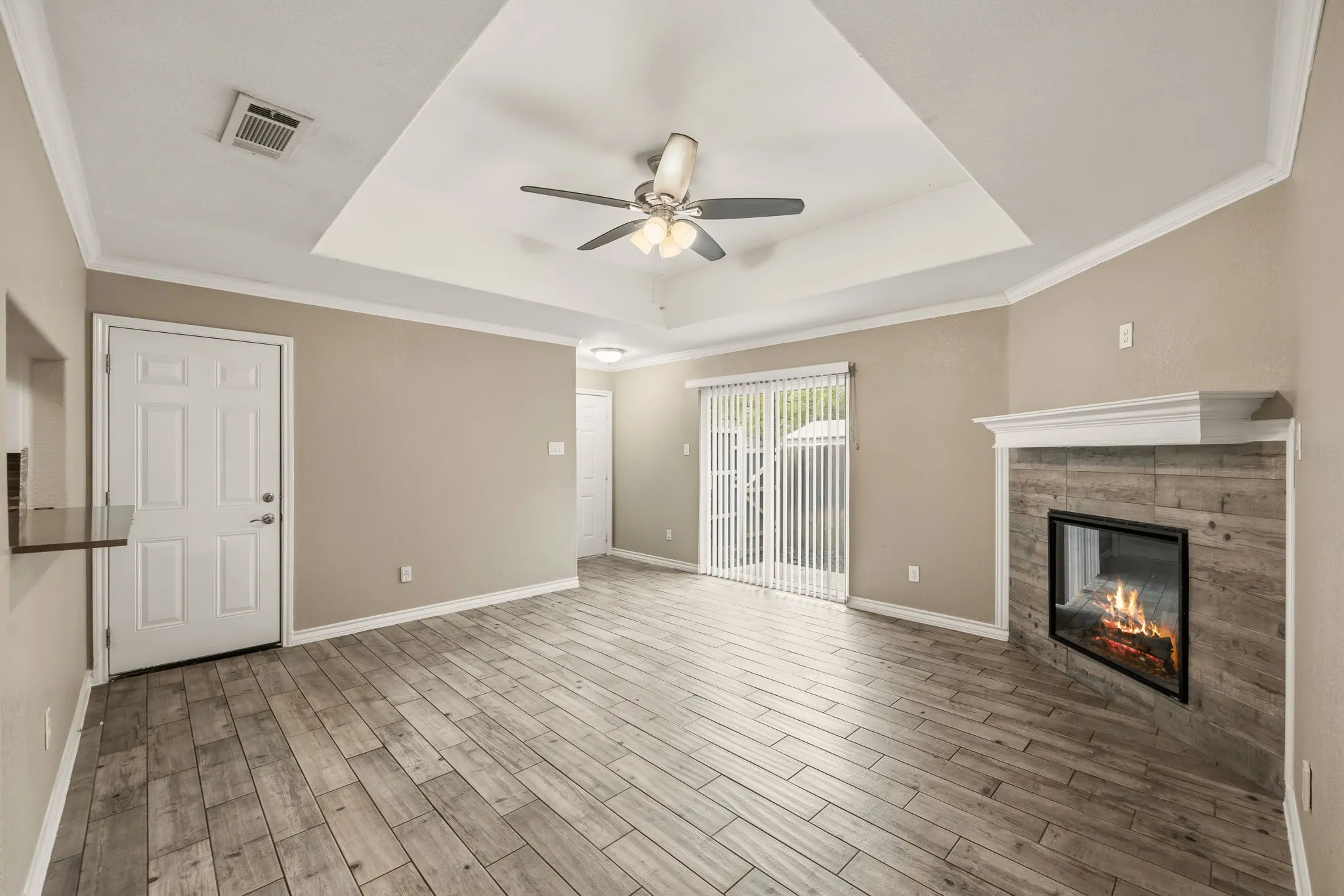 Duplex For Rent in Grayson County , 521-525 Gilcrease Street, Van Alstyne, Texas 75495, 3 Bedroom, 2 Bathroom, 2 Garage spaces, 1,208 Sqft, built in 2019, mls#21227889, Real Estate Agent in Van Alstyne, Homes For Rent in Grayson county, Homes For Rent in Van Alstyne, Realtor in Van Alstyne Texas, Real Estate Brokerage Independent Realty Texas, Luminita Cordes Realtor