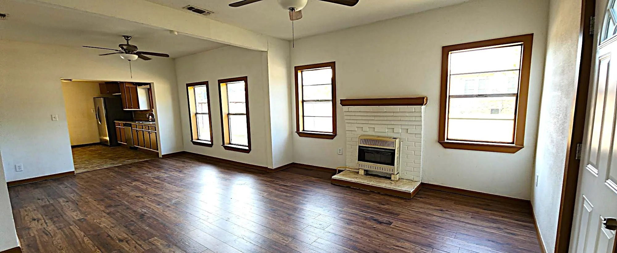 Single Family Residence For Sale in Van Zandt County , 623 N Green Street, Grand Saline, Texas 75140, 2 Bedroom, 2 Bathroom, Garage spaces, 1,472 Sqft, built in 1961, mls#21226330, Real Estate Agent in Grand Saline, Homes For Sale in Van Zandt county, Homes For Sale in Grand Saline, Realtor in Grand Saline Texas, Real Estate Brokerage Independent Realty Texas, Luminita Cordes Realtor
