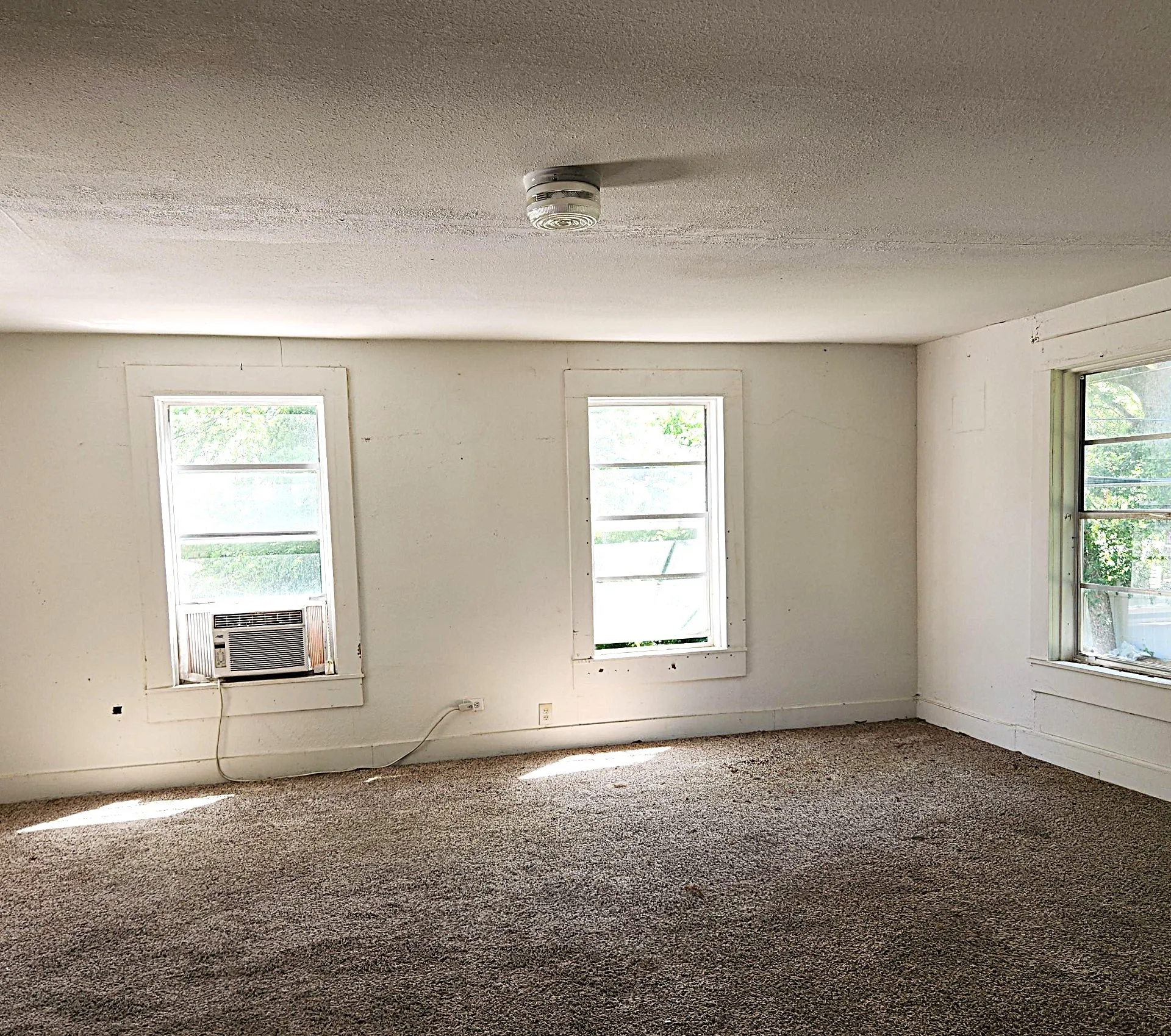 Single Family Residence For Sale in Van Zandt County , 623 N Green Street, Grand Saline, Texas 75140, 2 Bedroom, 2 Bathroom, Garage spaces, 1,472 Sqft, built in 1961, mls#21226330, Real Estate Agent in Grand Saline, Homes For Sale in Van Zandt county, Homes For Sale in Grand Saline, Realtor in Grand Saline Texas, Real Estate Brokerage Independent Realty Texas, Luminita Cordes Realtor
