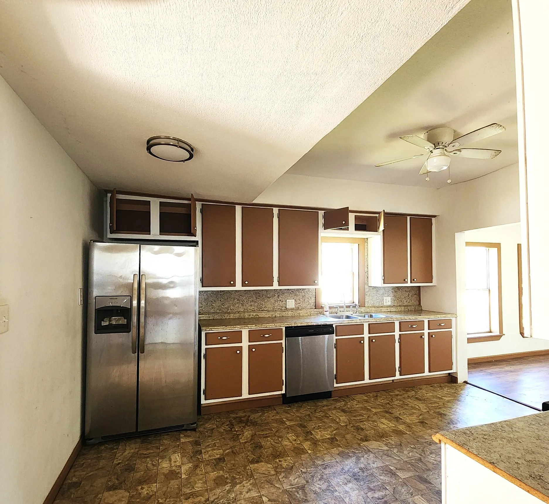 Single Family Residence For Sale in Van Zandt County , 623 N Green Street, Grand Saline, Texas 75140, 2 Bedroom, 2 Bathroom, Garage spaces, 1,472 Sqft, built in 1961, mls#21226330, Real Estate Agent in Grand Saline, Homes For Sale in Van Zandt county, Homes For Sale in Grand Saline, Realtor in Grand Saline Texas, Real Estate Brokerage Independent Realty Texas, Luminita Cordes Realtor