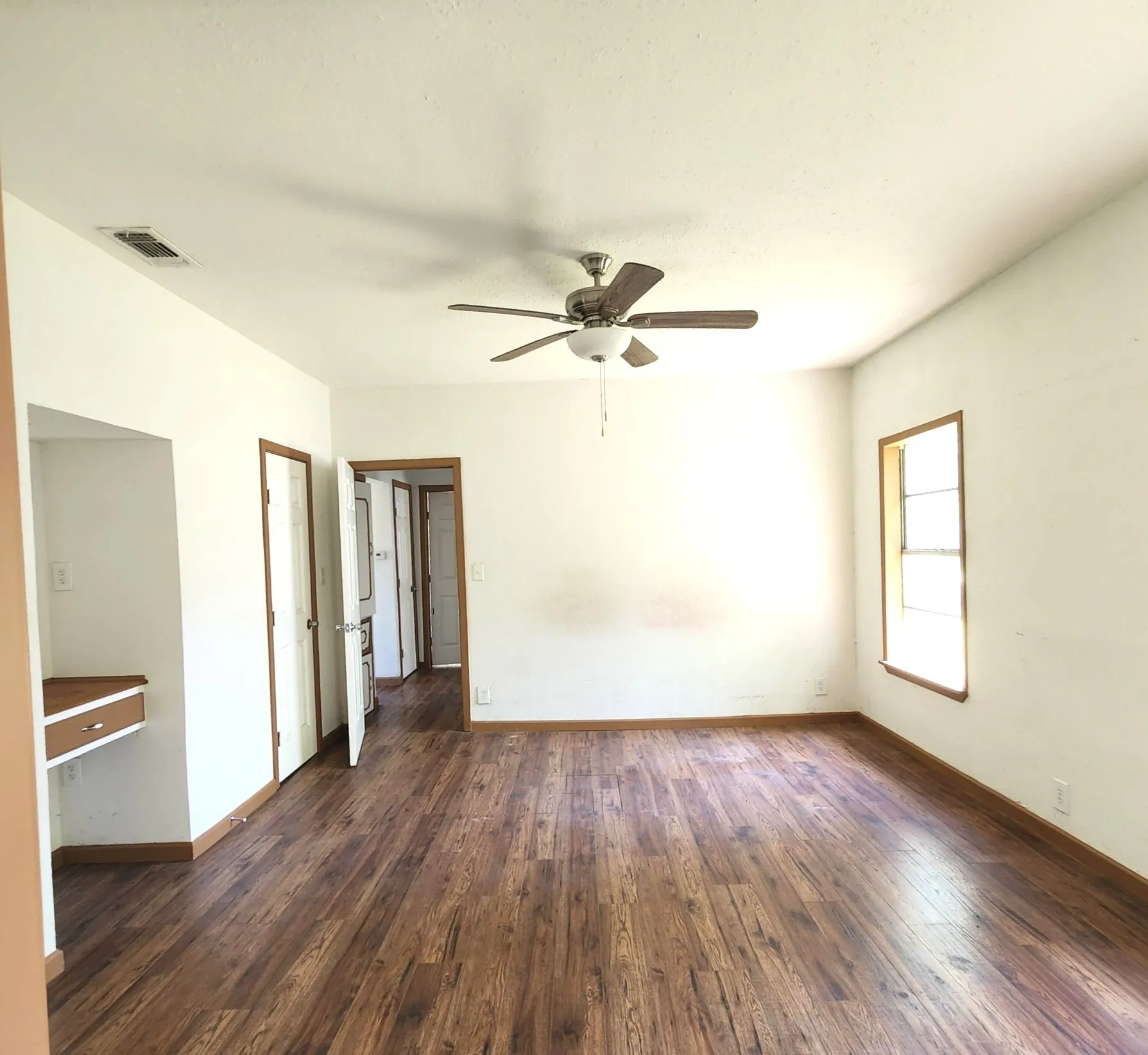 Single Family Residence For Sale in Van Zandt County , 623 N Green Street, Grand Saline, Texas 75140, 2 Bedroom, 2 Bathroom, Garage spaces, 1,472 Sqft, built in 1961, mls#21226330, Real Estate Agent in Grand Saline, Homes For Sale in Van Zandt county, Homes For Sale in Grand Saline, Realtor in Grand Saline Texas, Real Estate Brokerage Independent Realty Texas, Luminita Cordes Realtor