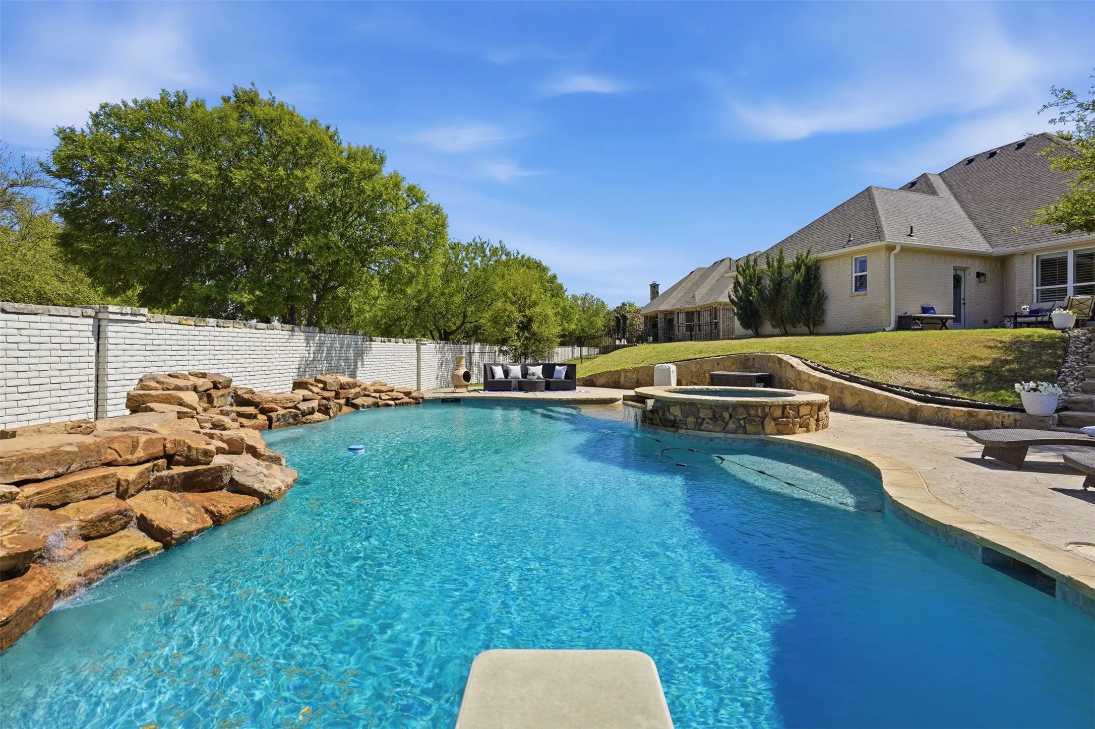Single Family Residence For Sale in Tarrant County , 9012 Reata West Drive, Benbrook, Texas 76126, 3 Bedroom, 3 Bathroom, 2 Garage spaces, 2,611 Sqft, built in 2007, Preowned, mls#21227862, Real Estate Agent in Benbrook, Homes For Sale in Tarrant county, Homes For Sale in Benbrook, Realtor in Benbrook Texas, Real Estate Brokerage Independent Realty Texas, Luminita Cordes Realtor