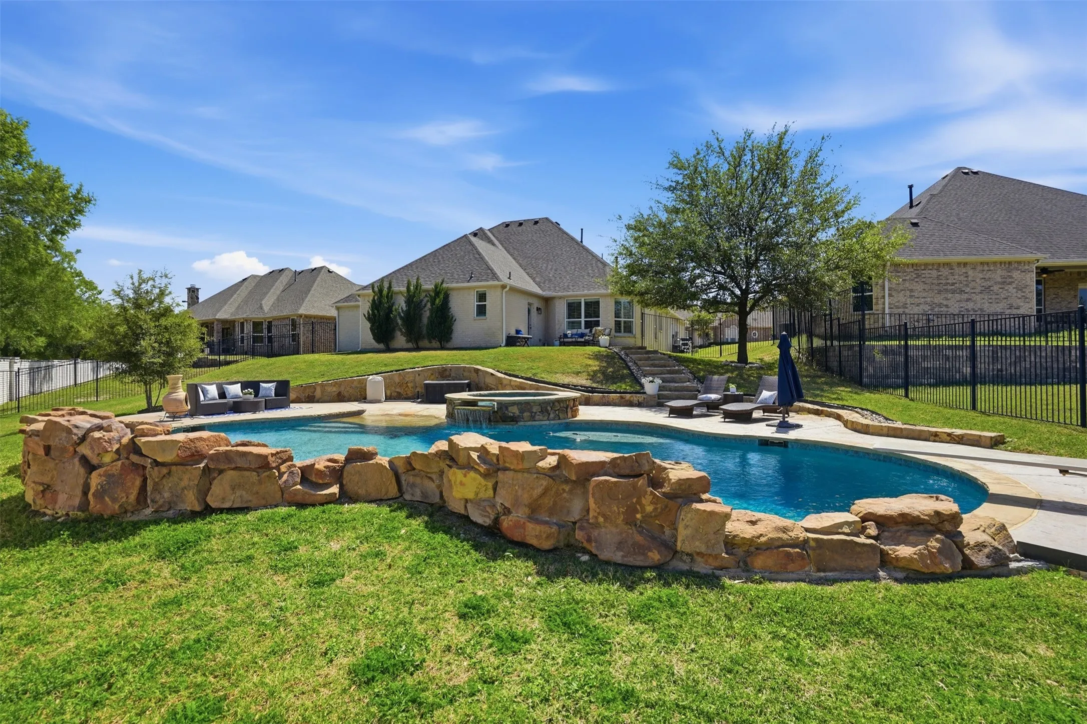 Single Family Residence For Sale in Tarrant County , 9012 Reata West Drive, Benbrook, Texas 76126, 3 Bedroom, 3 Bathroom, 2 Garage spaces, 2,611 Sqft, built in 2007, Preowned, mls#21227862, Real Estate Agent in Benbrook, Homes For Sale in Tarrant county, Homes For Sale in Benbrook, Realtor in Benbrook Texas, Real Estate Brokerage Independent Realty Texas, Luminita Cordes Realtor