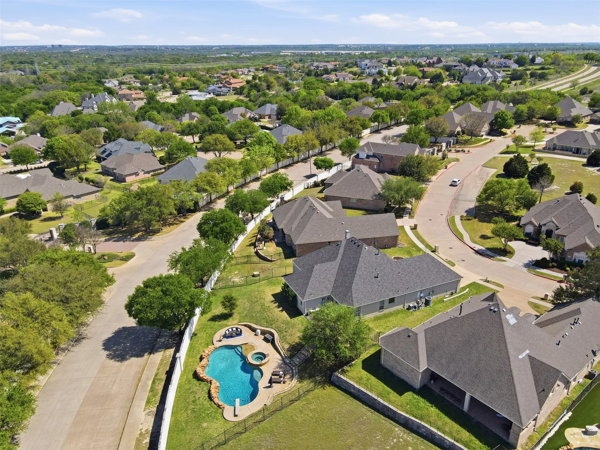 Single Family Residence For Sale in Tarrant County , 9012 Reata West Drive, Benbrook, Texas 76126, 3 Bedroom, 3 Bathroom, 2 Garage spaces, 2,611 Sqft, built in 2007, Preowned, mls#21227862, Real Estate Agent in Benbrook, Homes For Sale in Tarrant county, Homes For Sale in Benbrook, Realtor in Benbrook Texas, Real Estate Brokerage Independent Realty Texas, Luminita Cordes Realtor