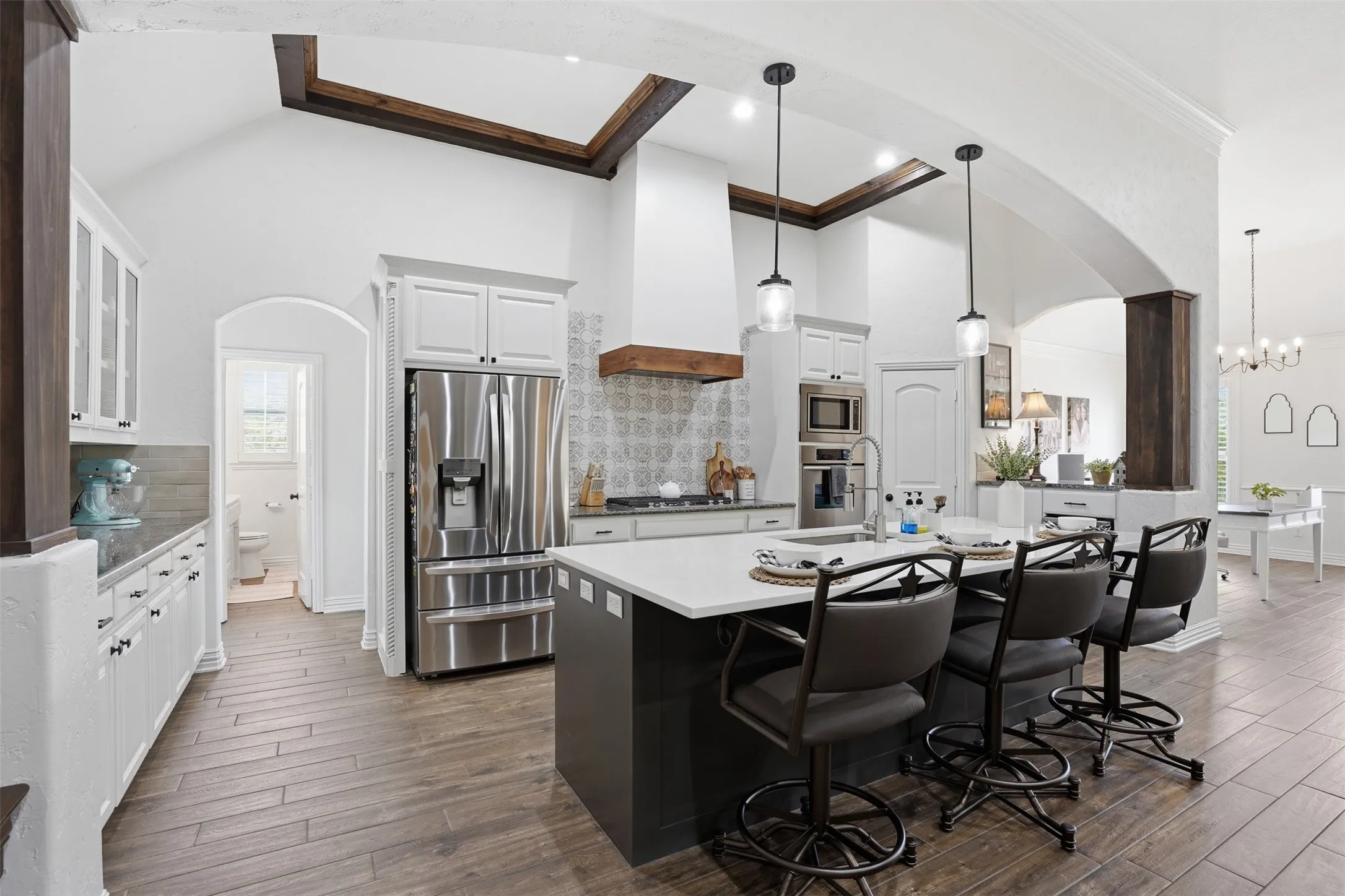 Single Family Residence For Sale in Tarrant County , 9012 Reata West Drive, Benbrook, Texas 76126, 3 Bedroom, 3 Bathroom, 2 Garage spaces, 2,611 Sqft, built in 2007, Preowned, mls#21227862, Real Estate Agent in Benbrook, Homes For Sale in Tarrant county, Homes For Sale in Benbrook, Realtor in Benbrook Texas, Real Estate Brokerage Independent Realty Texas, Luminita Cordes Realtor