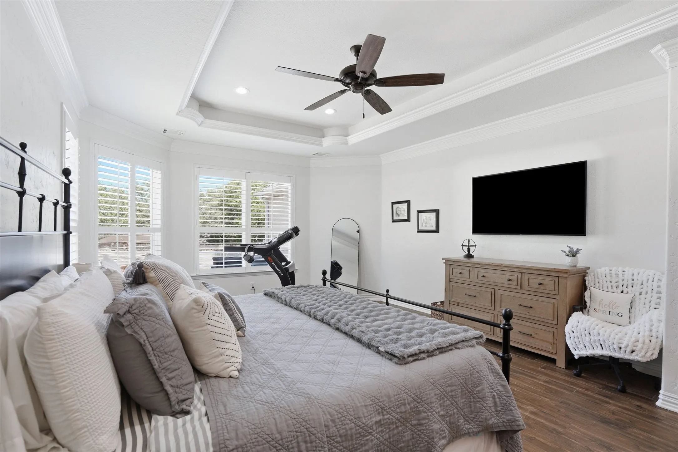 Single Family Residence For Sale in Tarrant County , 9012 Reata West Drive, Benbrook, Texas 76126, 3 Bedroom, 3 Bathroom, 2 Garage spaces, 2,611 Sqft, built in 2007, Preowned, mls#21227862, Real Estate Agent in Benbrook, Homes For Sale in Tarrant county, Homes For Sale in Benbrook, Realtor in Benbrook Texas, Real Estate Brokerage Independent Realty Texas, Luminita Cordes Realtor