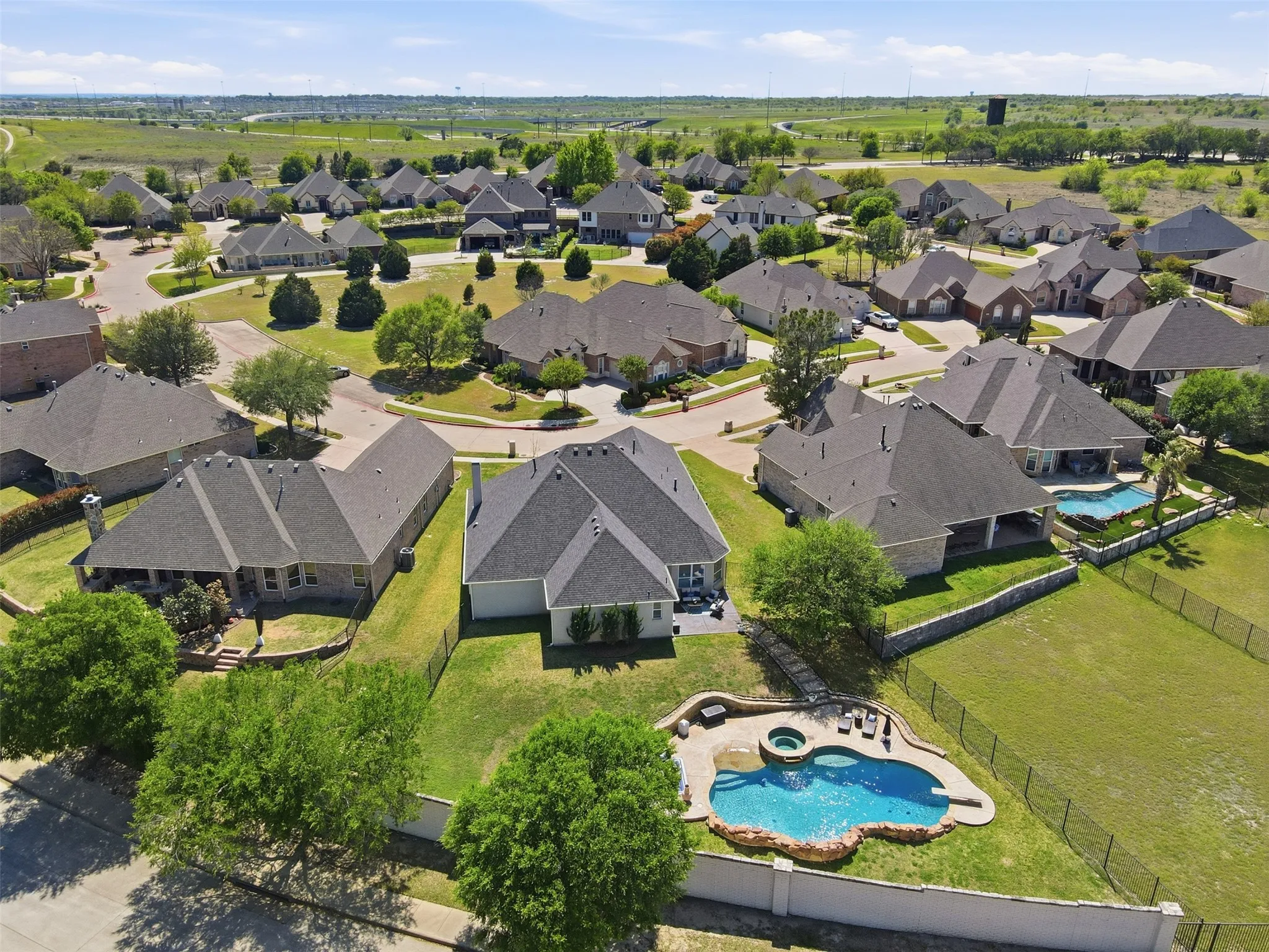 Single Family Residence For Sale in Tarrant County , 9012 Reata West Drive, Benbrook, Texas 76126, 3 Bedroom, 3 Bathroom, 2 Garage spaces, 2,611 Sqft, built in 2007, Preowned, mls#21227862, Real Estate Agent in Benbrook, Homes For Sale in Tarrant county, Homes For Sale in Benbrook, Realtor in Benbrook Texas, Real Estate Brokerage Independent Realty Texas, Luminita Cordes Realtor