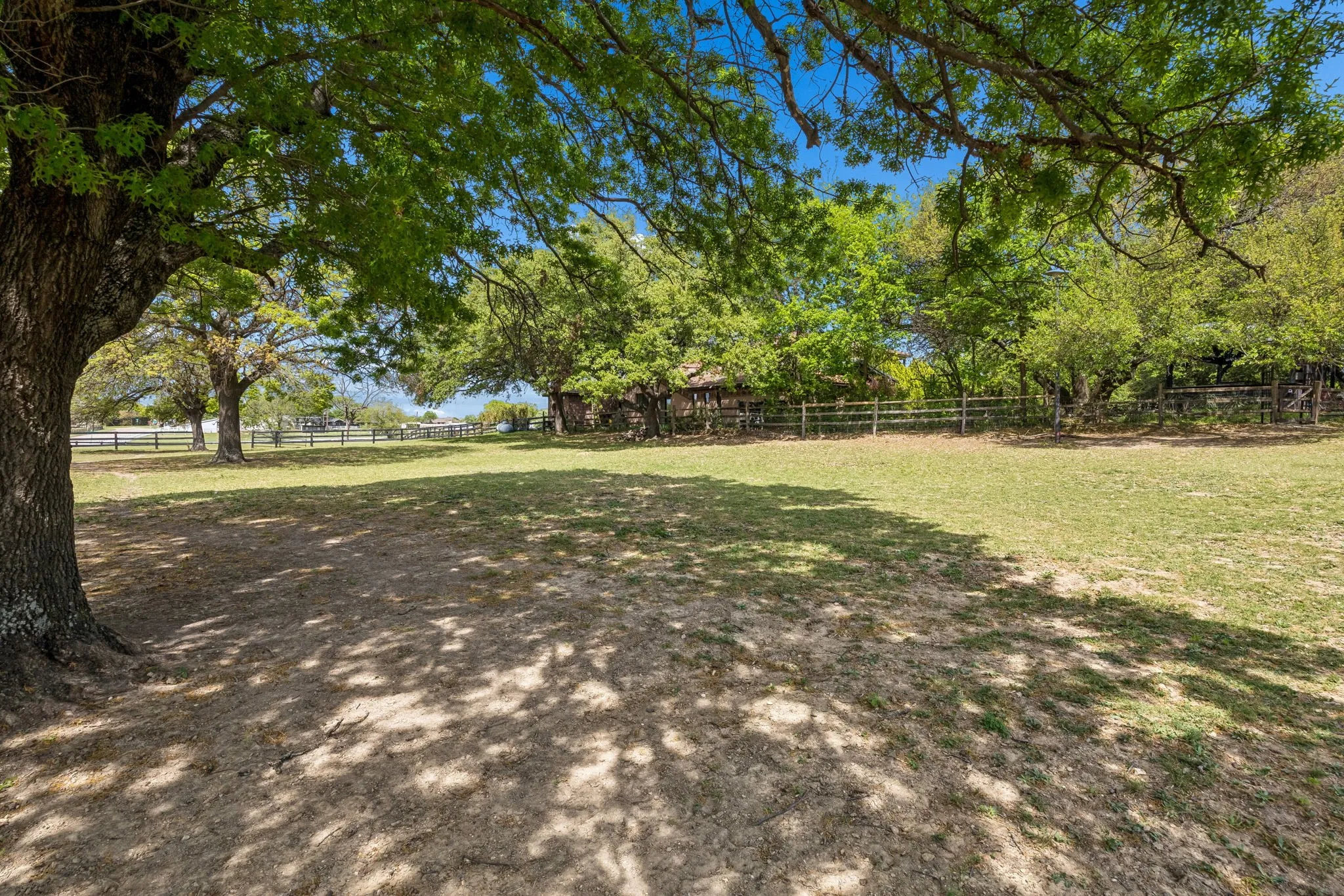 Single Family Residence For Sale in Collin County , 3800 Ranch Estates Drive, Plano, Texas 75074, 3 Bedrooms, 4 Bathrooms, 3 Garage spaces, 5,579 Sqft, built in 2007, Preowned, Price $1,950,000, mls#21226061, Real Estate Agent in Plano, Homes For Sale in Collin county, Homes For Sale in Plano, Realtor in Plano Texas, Real Estate Brokerage Independent Realty Texas, Luminita Cordes Realtor