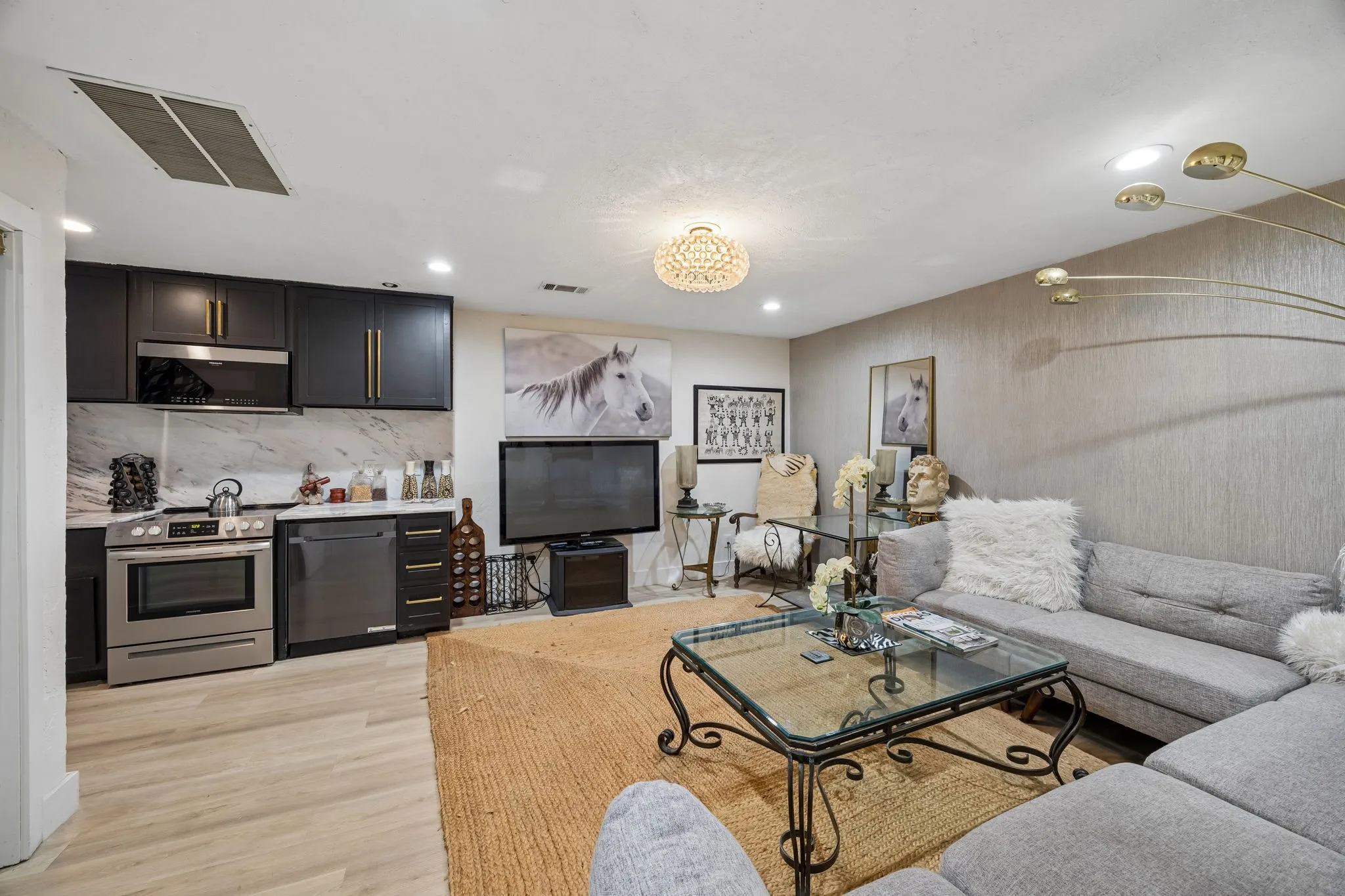 Single Family Residence For Sale in Collin County , 3800 Ranch Estates Drive, Plano, Texas 75074, 3 Bedrooms, 4 Bathrooms, 3 Garage spaces, 5,579 Sqft, built in 2007, Preowned, Price $1,950,000, mls#21226061, Real Estate Agent in Plano, Homes For Sale in Collin county, Homes For Sale in Plano, Realtor in Plano Texas, Real Estate Brokerage Independent Realty Texas, Luminita Cordes Realtor