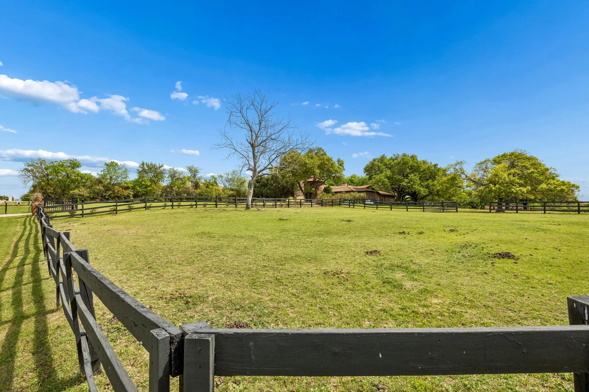 Single Family Residence For Sale in Collin County , 3800 Ranch Estates Drive, Plano, Texas 75074, 3 Bedrooms, 4 Bathrooms, 3 Garage spaces, 5,579 Sqft, built in 2007, Preowned, Price $1,950,000, mls#21226061, Real Estate Agent in Plano, Homes For Sale in Collin county, Homes For Sale in Plano, Realtor in Plano Texas, Real Estate Brokerage Independent Realty Texas, Luminita Cordes Realtor