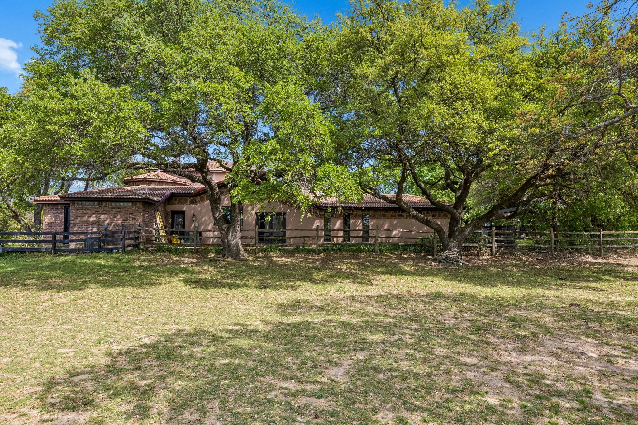Single Family Residence For Sale in Collin County , 3800 Ranch Estates Drive, Plano, Texas 75074, 3 Bedrooms, 4 Bathrooms, 3 Garage spaces, 5,579 Sqft, built in 2007, Preowned, Price $1,950,000, mls#21226061, Real Estate Agent in Plano, Homes For Sale in Collin county, Homes For Sale in Plano, Realtor in Plano Texas, Real Estate Brokerage Independent Realty Texas, Luminita Cordes Realtor