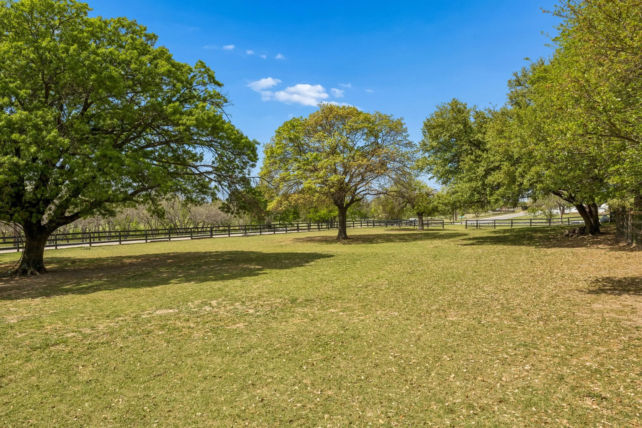 Single Family Residence For Sale in Collin County , 3800 Ranch Estates Drive, Plano, Texas 75074, 3 Bedrooms, 4 Bathrooms, 3 Garage spaces, 5,579 Sqft, built in 2007, Preowned, Price $1,950,000, mls#21226061, Real Estate Agent in Plano, Homes For Sale in Collin county, Homes For Sale in Plano, Realtor in Plano Texas, Real Estate Brokerage Independent Realty Texas, Luminita Cordes Realtor