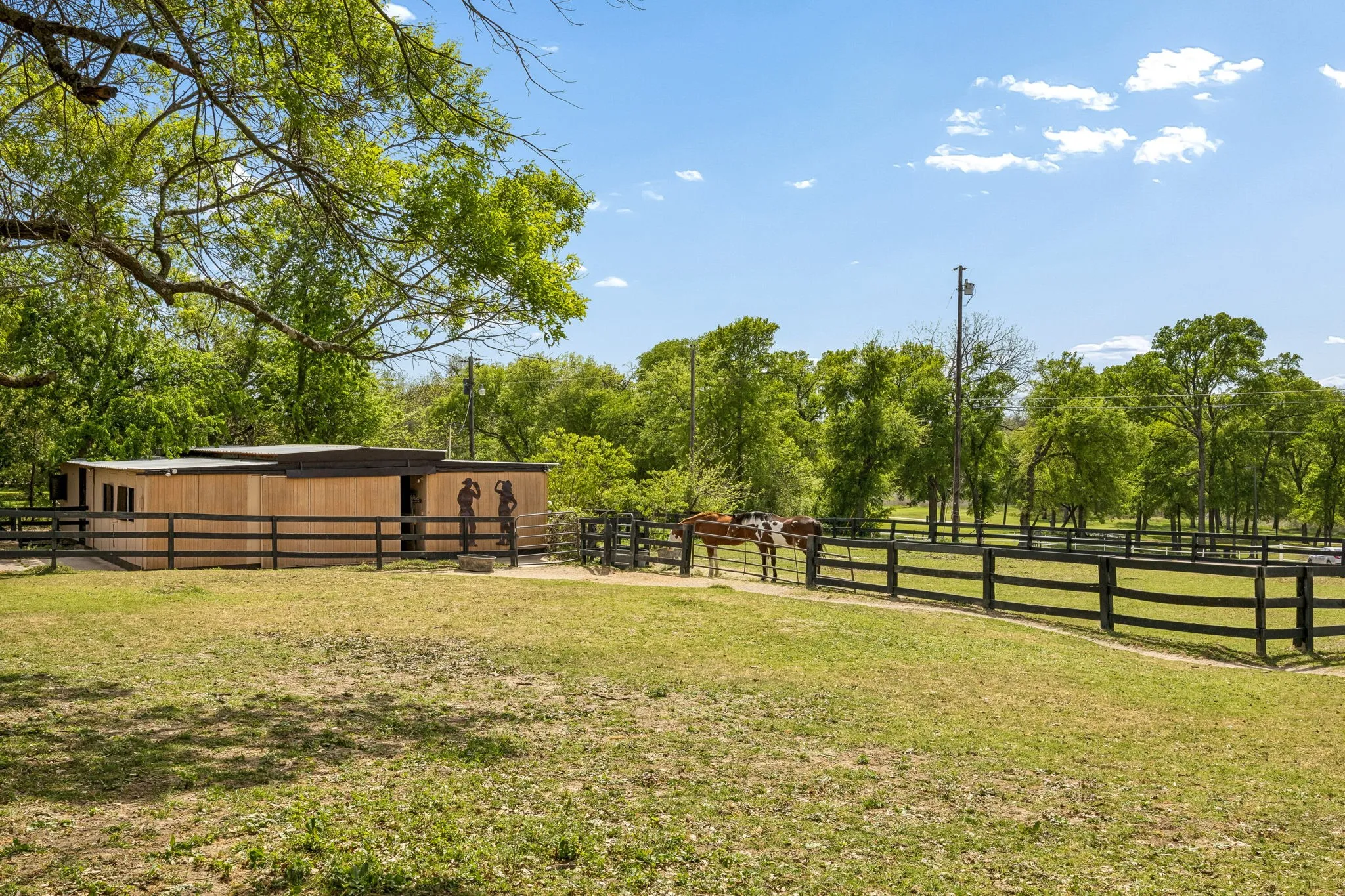 Single Family Residence For Sale in Collin County , 3800 Ranch Estates Drive, Plano, Texas 75074, 3 Bedrooms, 4 Bathrooms, 3 Garage spaces, 5,579 Sqft, built in 2007, Preowned, Price $1,950,000, mls#21226061, Real Estate Agent in Plano, Homes For Sale in Collin county, Homes For Sale in Plano, Realtor in Plano Texas, Real Estate Brokerage Independent Realty Texas, Luminita Cordes Realtor