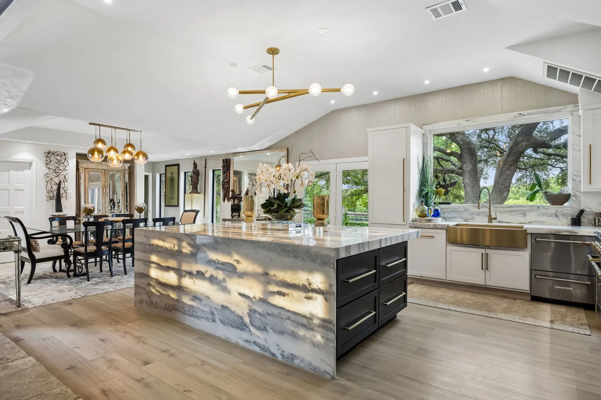 Single Family Residence For Sale in Collin County , 3800 Ranch Estates Drive, Plano, Texas 75074, 3 Bedrooms, 4 Bathrooms, 3 Garage spaces, 5,579 Sqft, built in 2007, Preowned, Price $1,950,000, mls#21226061, Real Estate Agent in Plano, Homes For Sale in Collin county, Homes For Sale in Plano, Realtor in Plano Texas, Real Estate Brokerage Independent Realty Texas, Luminita Cordes Realtor