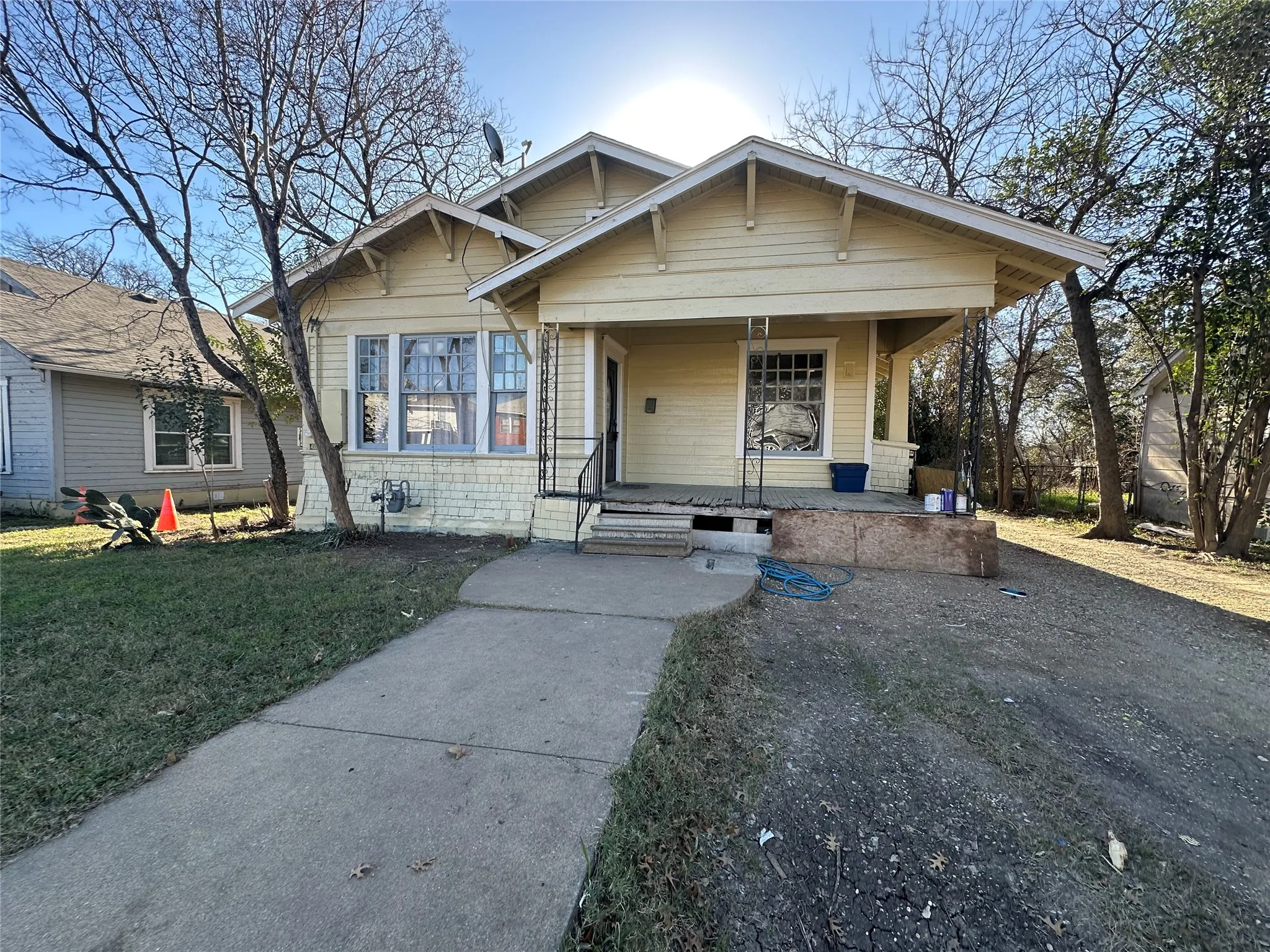 Single Family Residence For Sale in Mc Lennan County , 1824 Lyle Avenue, Waco, Texas 76708, 3 Bedroom, 1 Bathroom, Garage spaces, 1,598 Sqft, built in 1920, mls#21227832, Real Estate Agent in Waco, Homes For Sale in Mc Lennan county, Homes For Sale in Waco, Realtor in Waco Texas, Real Estate Brokerage Independent Realty Texas, Luminita Cordes Realtor