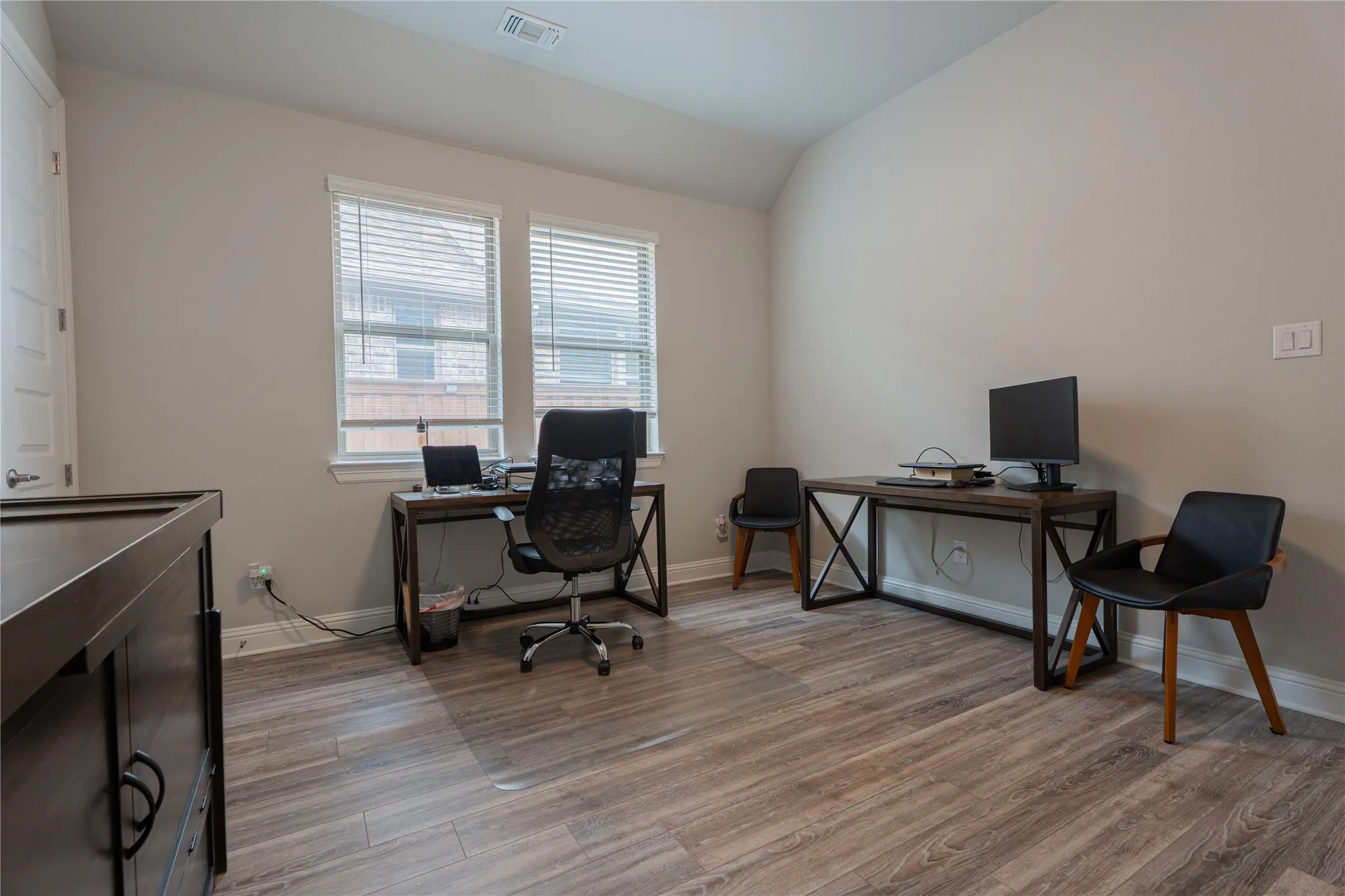 Single Family Residence For Sale in Collin County , 1924 Burton Hollow Way, Mc Kinney, Texas 75071, 4 Bedroom, 3 Bathroom, 3 Garage spaces, 2,759 Sqft, built in 2024, mls#21226356, Real Estate Agent in Mc Kinney, Homes For Sale in Collin county, Homes For Sale in Mc Kinney, Realtor in Mc Kinney Texas, Real Estate Brokerage Independent Realty Texas, Luminita Cordes Realtor