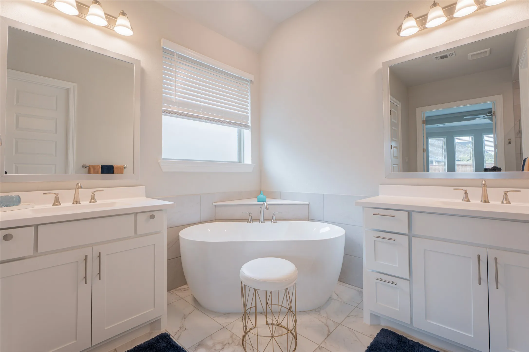 Single Family Residence For Sale in Collin County , 1924 Burton Hollow Way, Mc Kinney, Texas 75071, 4 Bedroom, 3 Bathroom, 3 Garage spaces, 2,759 Sqft, built in 2024, mls#21226356, Real Estate Agent in Mc Kinney, Homes For Sale in Collin county, Homes For Sale in Mc Kinney, Realtor in Mc Kinney Texas, Real Estate Brokerage Independent Realty Texas, Luminita Cordes Realtor