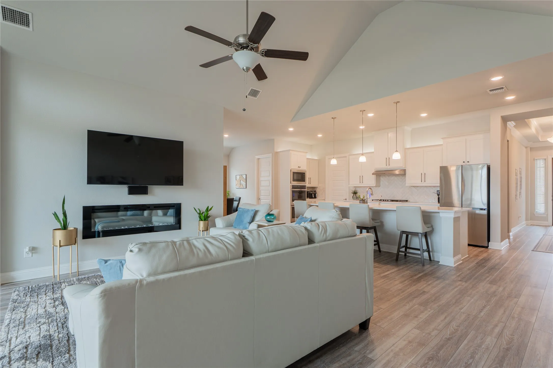 Single Family Residence For Sale in Collin County , 1924 Burton Hollow Way, Mc Kinney, Texas 75071, 4 Bedroom, 3 Bathroom, 3 Garage spaces, 2,759 Sqft, built in 2024, mls#21226356, Real Estate Agent in Mc Kinney, Homes For Sale in Collin county, Homes For Sale in Mc Kinney, Realtor in Mc Kinney Texas, Real Estate Brokerage Independent Realty Texas, Luminita Cordes Realtor