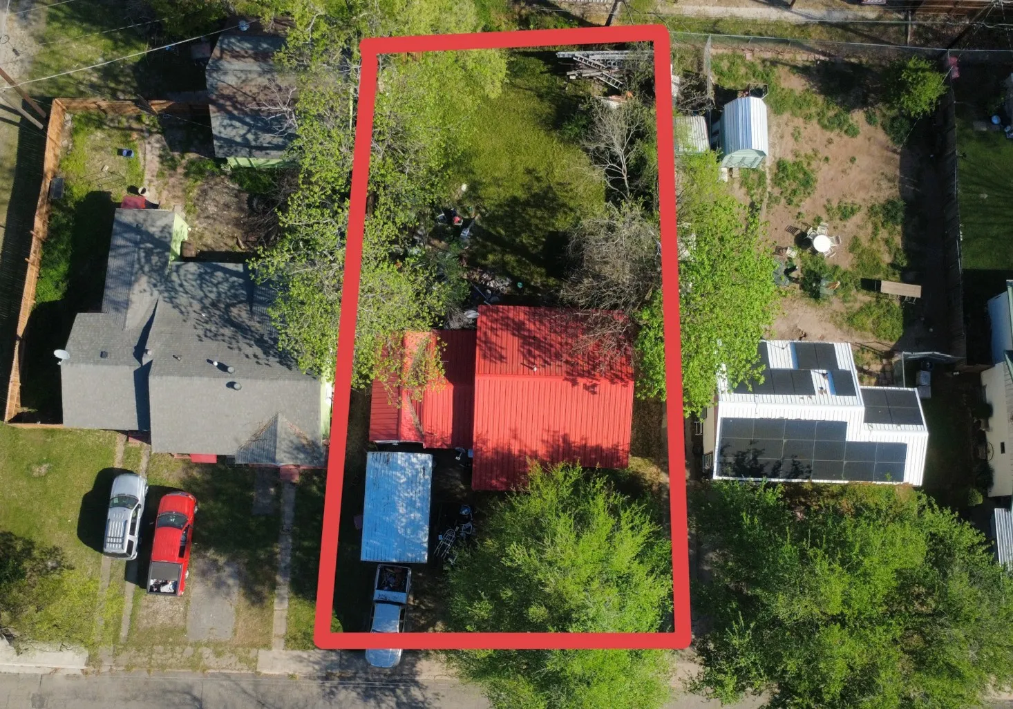 Single Family Residence For Sale in Fannin County , 205 Graham Avenue, Bonham, Texas 75418, 3 Bedroom, 2 Bathroom, Garage spaces, 1,192 Sqft, built in 1944, mls#21225038, Real Estate Agent in Bonham, Homes For Sale in Fannin county, Homes For Sale in Bonham, Realtor in Bonham Texas, Real Estate Brokerage Independent Realty Texas, Luminita Cordes Realtor
