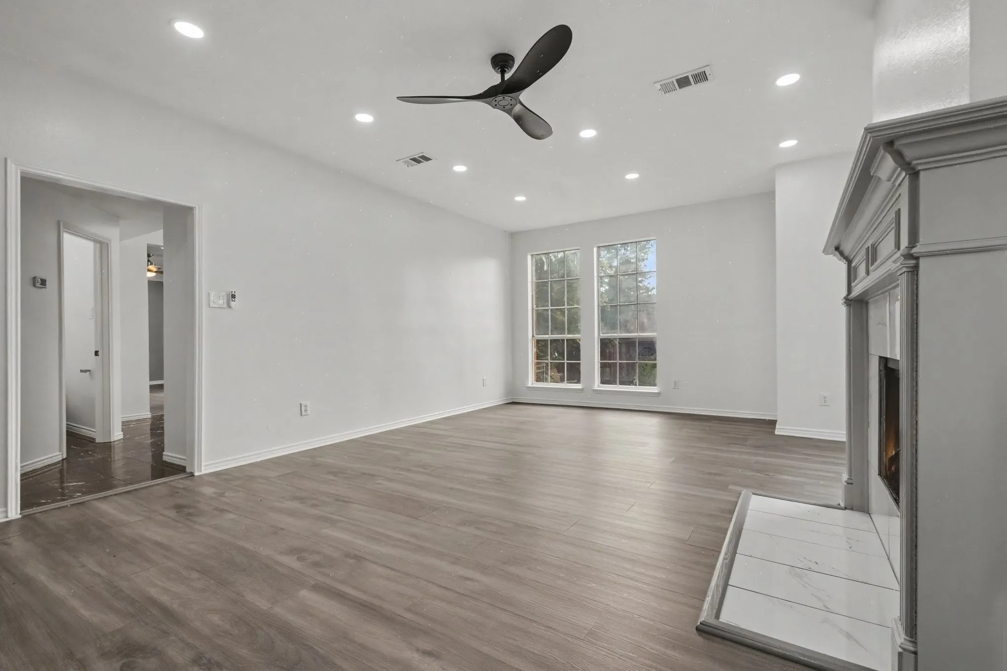 Single Family Residence For Sale in Dallas County , 2406 Manchester Drive, Carrollton, Texas 75006, 5 Bedroom, 3 Bathroom, 2 Garage spaces, 3,464 Sqft, built in 1994, Preowned, mls#21227985, Real Estate Agent in Carrollton, Homes For Sale in Dallas county, Homes For Sale in Carrollton, Realtor in Carrollton Texas, Real Estate Brokerage Independent Realty Texas, Luminita Cordes Realtor
