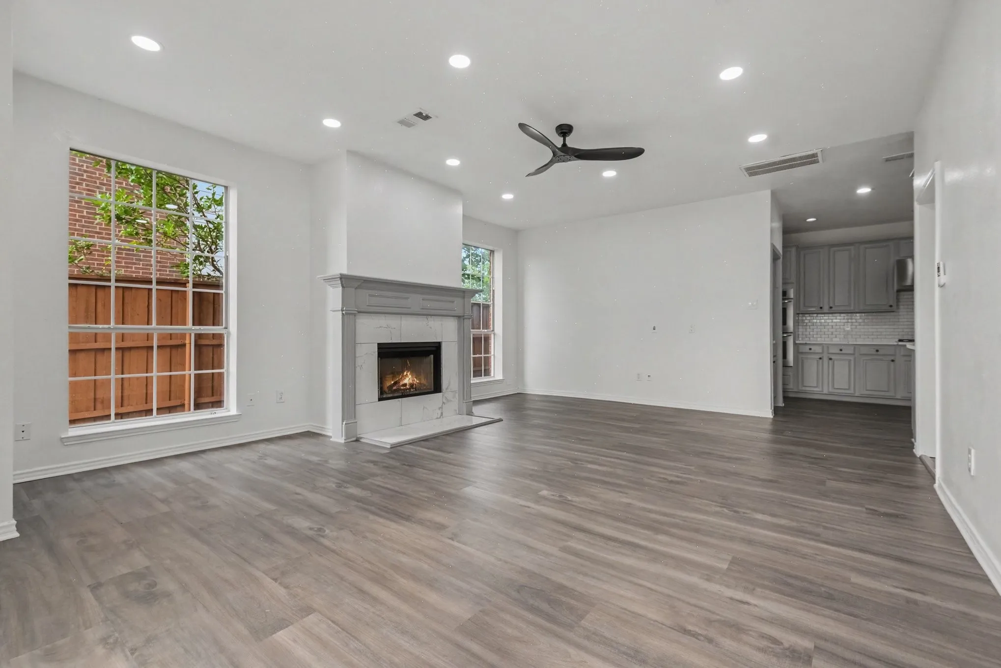 Single Family Residence For Sale in Dallas County , 2406 Manchester Drive, Carrollton, Texas 75006, 5 Bedroom, 3 Bathroom, 2 Garage spaces, 3,464 Sqft, built in 1994, Preowned, mls#21227985, Real Estate Agent in Carrollton, Homes For Sale in Dallas county, Homes For Sale in Carrollton, Realtor in Carrollton Texas, Real Estate Brokerage Independent Realty Texas, Luminita Cordes Realtor