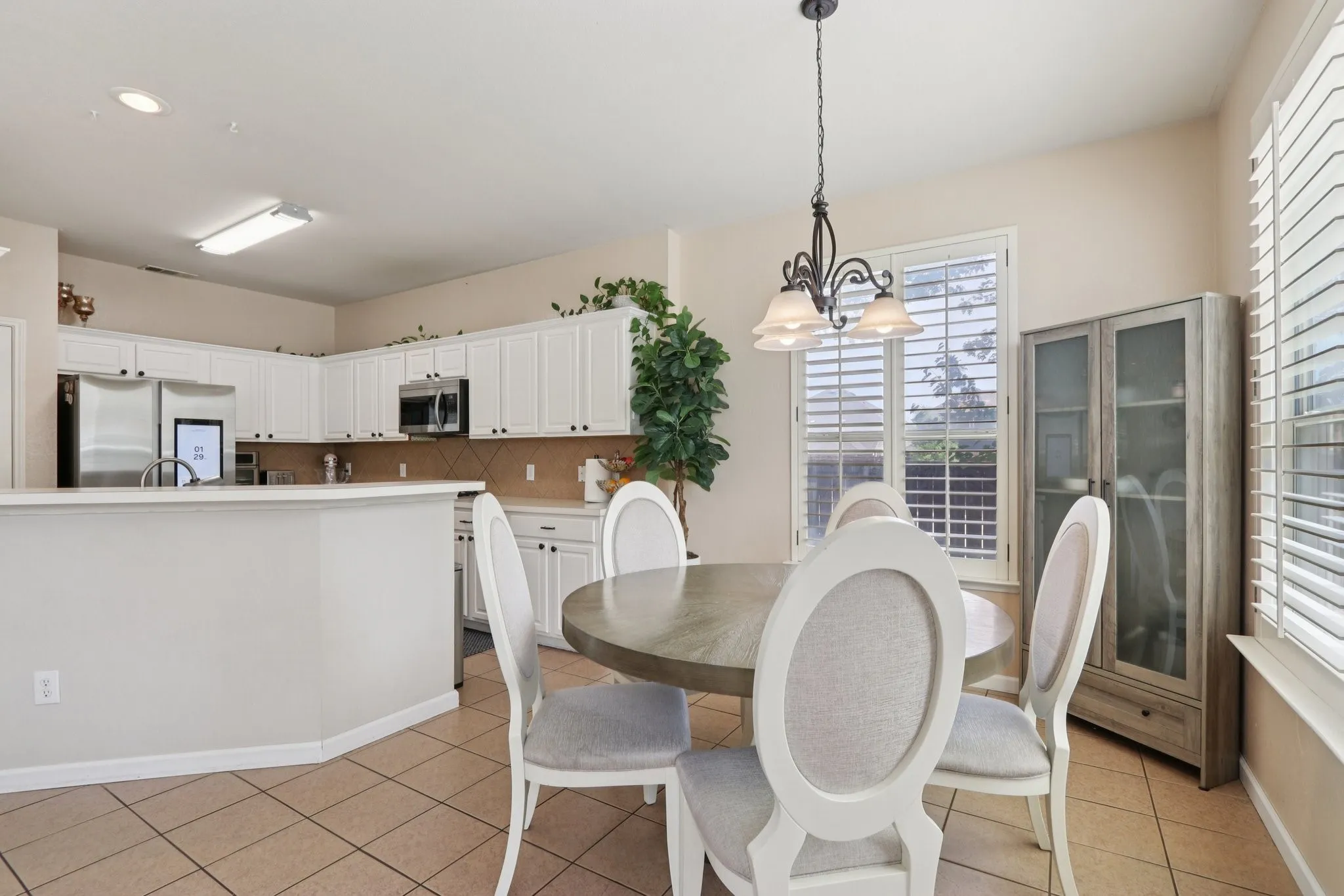 Single Family Residence For Sale in Tarrant County , 5582 Park Haven Place, Fort Worth, Texas 76137, 3 Bedrooms, 3 Bathrooms, 2 Garage spaces, 2,211 Sqft, built in 2002, Price $384,990, mls#21223211, Real Estate Agent in Fort Worth, Homes For Sale in Tarrant county, Homes For Sale in Fort Worth, Realtor in Fort Worth Texas, Real Estate Brokerage Independent Realty Texas, Luminita Cordes Realtor