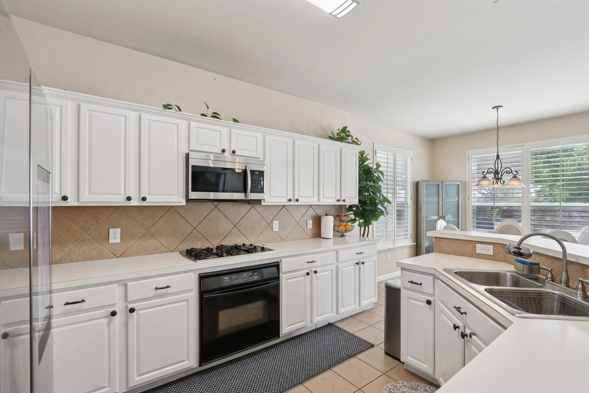 Single Family Residence For Sale in Tarrant County , 5582 Park Haven Place, Fort Worth, Texas 76137, 3 Bedrooms, 3 Bathrooms, 2 Garage spaces, 2,211 Sqft, built in 2002, Price $384,990, mls#21223211, Real Estate Agent in Fort Worth, Homes For Sale in Tarrant county, Homes For Sale in Fort Worth, Realtor in Fort Worth Texas, Real Estate Brokerage Independent Realty Texas, Luminita Cordes Realtor