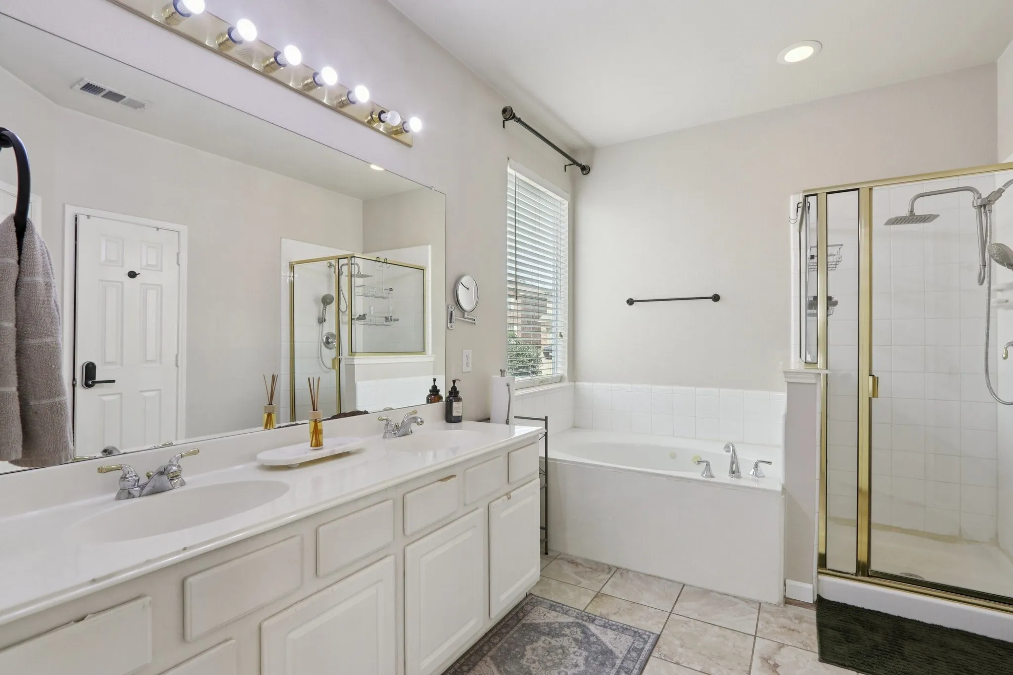 Single Family Residence For Sale in Tarrant County , 5582 Park Haven Place, Fort Worth, Texas 76137, 3 Bedrooms, 3 Bathrooms, 2 Garage spaces, 2,211 Sqft, built in 2002, Price $384,990, mls#21223211, Real Estate Agent in Fort Worth, Homes For Sale in Tarrant county, Homes For Sale in Fort Worth, Realtor in Fort Worth Texas, Real Estate Brokerage Independent Realty Texas, Luminita Cordes Realtor