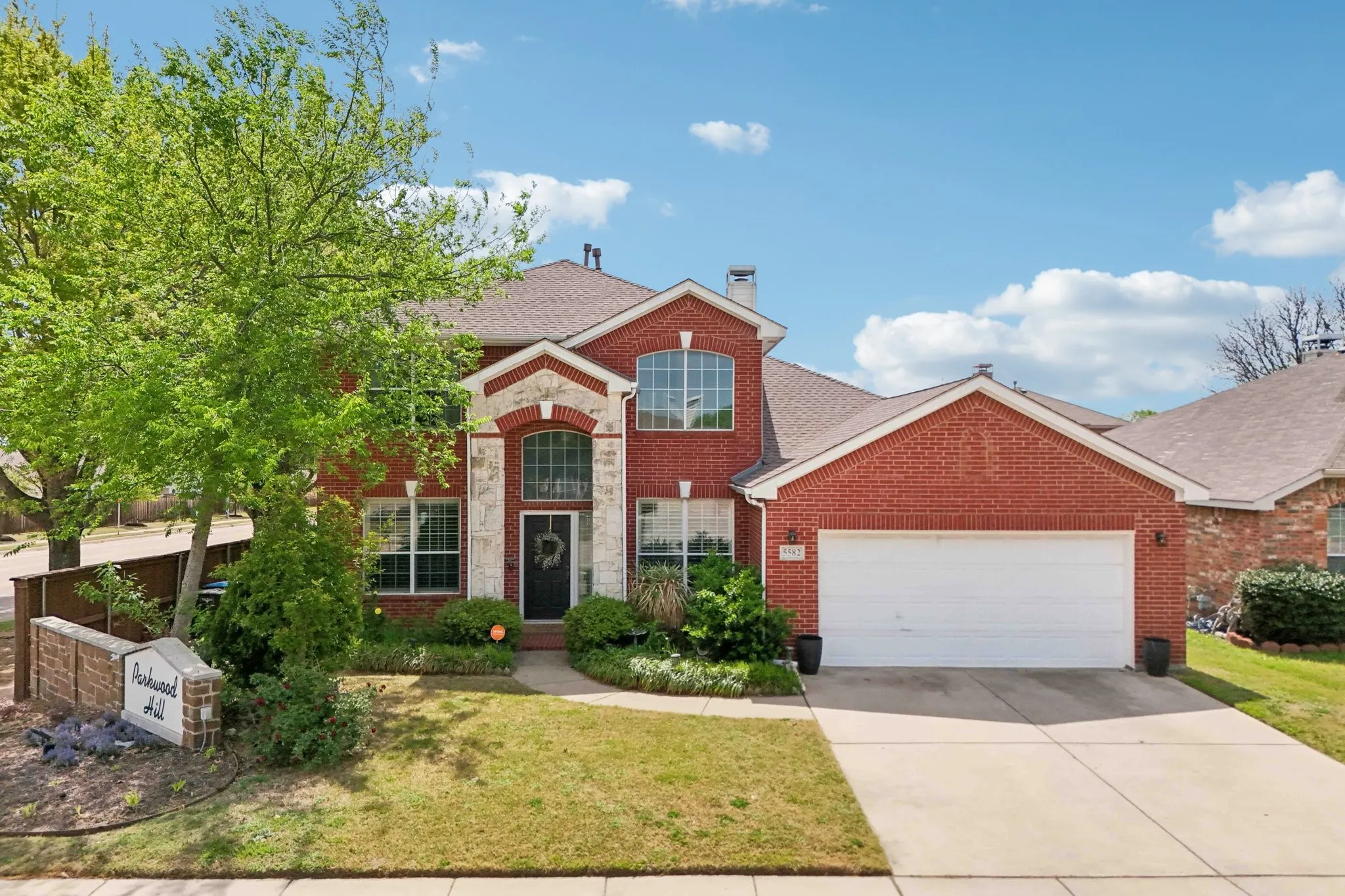 Single Family Residence For Sale in Tarrant County , 5582 Park Haven Place, Fort Worth, Texas 76137, 3 Bedrooms, 3 Bathrooms, 2 Garage spaces, 2,211 Sqft, built in 2002, Price $384,990, mls#21223211, Real Estate Agent in Fort Worth, Homes For Sale in Tarrant county, Homes For Sale in Fort Worth, Realtor in Fort Worth Texas, Real Estate Brokerage Independent Realty Texas, Luminita Cordes Realtor