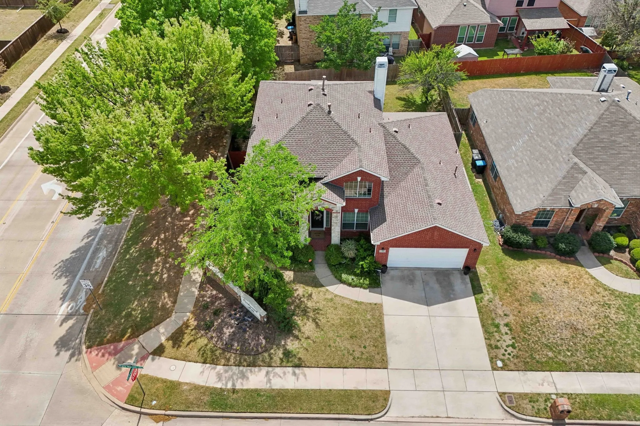 Single Family Residence For Sale in Tarrant County , 5582 Park Haven Place, Fort Worth, Texas 76137, 3 Bedrooms, 3 Bathrooms, 2 Garage spaces, 2,211 Sqft, built in 2002, Price $384,990, mls#21223211, Real Estate Agent in Fort Worth, Homes For Sale in Tarrant county, Homes For Sale in Fort Worth, Realtor in Fort Worth Texas, Real Estate Brokerage Independent Realty Texas, Luminita Cordes Realtor