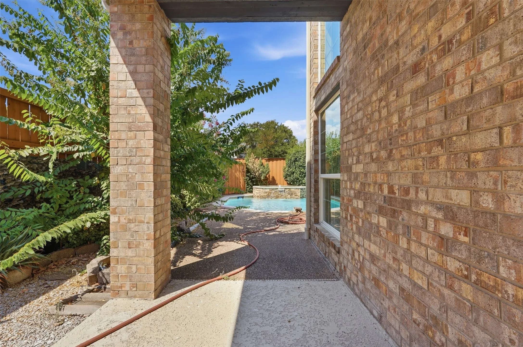 Single Family Residence For Sale in Collin County , 2741 Barrington Drive, Plano, Texas 75093, 4 Bedroom, 4 Bathroom, 2 Garage spaces, 3,005 Sqft, built in 1995, mls#21227986, Real Estate Agent in Plano, Homes For Sale in Collin county, Homes For Sale in Plano, Realtor in Plano Texas, Real Estate Brokerage Independent Realty Texas, Luminita Cordes Realtor