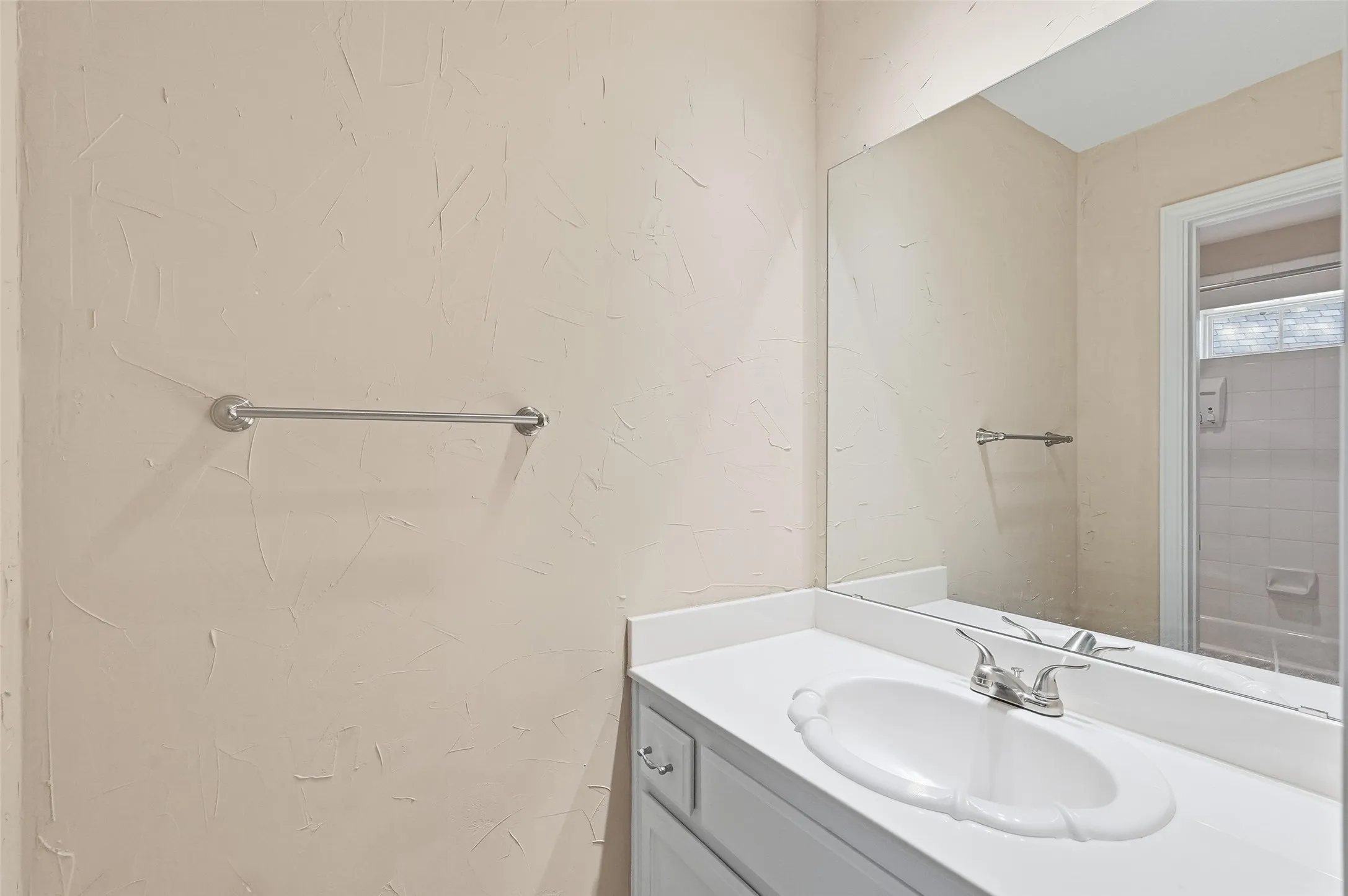 Single Family Residence For Sale in Collin County , 2741 Barrington Drive, Plano, Texas 75093, 4 Bedroom, 4 Bathroom, 2 Garage spaces, 3,005 Sqft, built in 1995, mls#21227986, Real Estate Agent in Plano, Homes For Sale in Collin county, Homes For Sale in Plano, Realtor in Plano Texas, Real Estate Brokerage Independent Realty Texas, Luminita Cordes Realtor