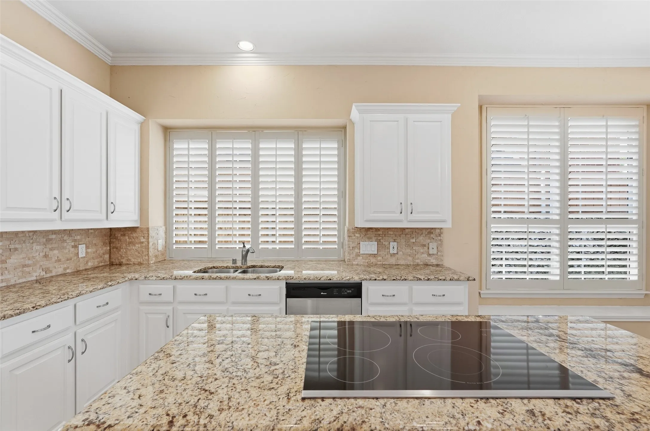 Single Family Residence For Sale in Collin County , 2741 Barrington Drive, Plano, Texas 75093, 4 Bedroom, 4 Bathroom, 2 Garage spaces, 3,005 Sqft, built in 1995, mls#21227986, Real Estate Agent in Plano, Homes For Sale in Collin county, Homes For Sale in Plano, Realtor in Plano Texas, Real Estate Brokerage Independent Realty Texas, Luminita Cordes Realtor