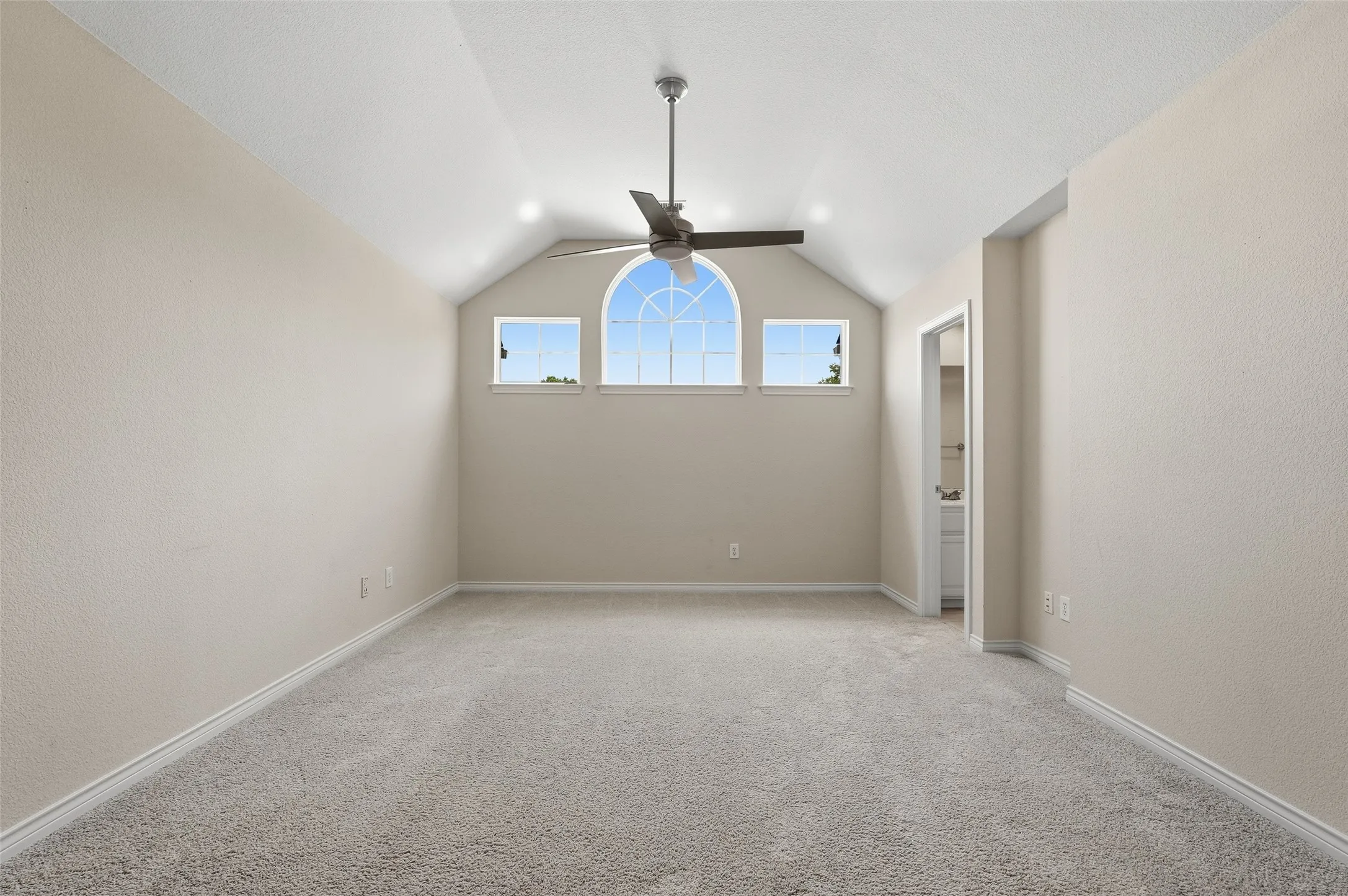 Single Family Residence For Sale in Collin County , 2741 Barrington Drive, Plano, Texas 75093, 4 Bedroom, 4 Bathroom, 2 Garage spaces, 3,005 Sqft, built in 1995, mls#21227986, Real Estate Agent in Plano, Homes For Sale in Collin county, Homes For Sale in Plano, Realtor in Plano Texas, Real Estate Brokerage Independent Realty Texas, Luminita Cordes Realtor
