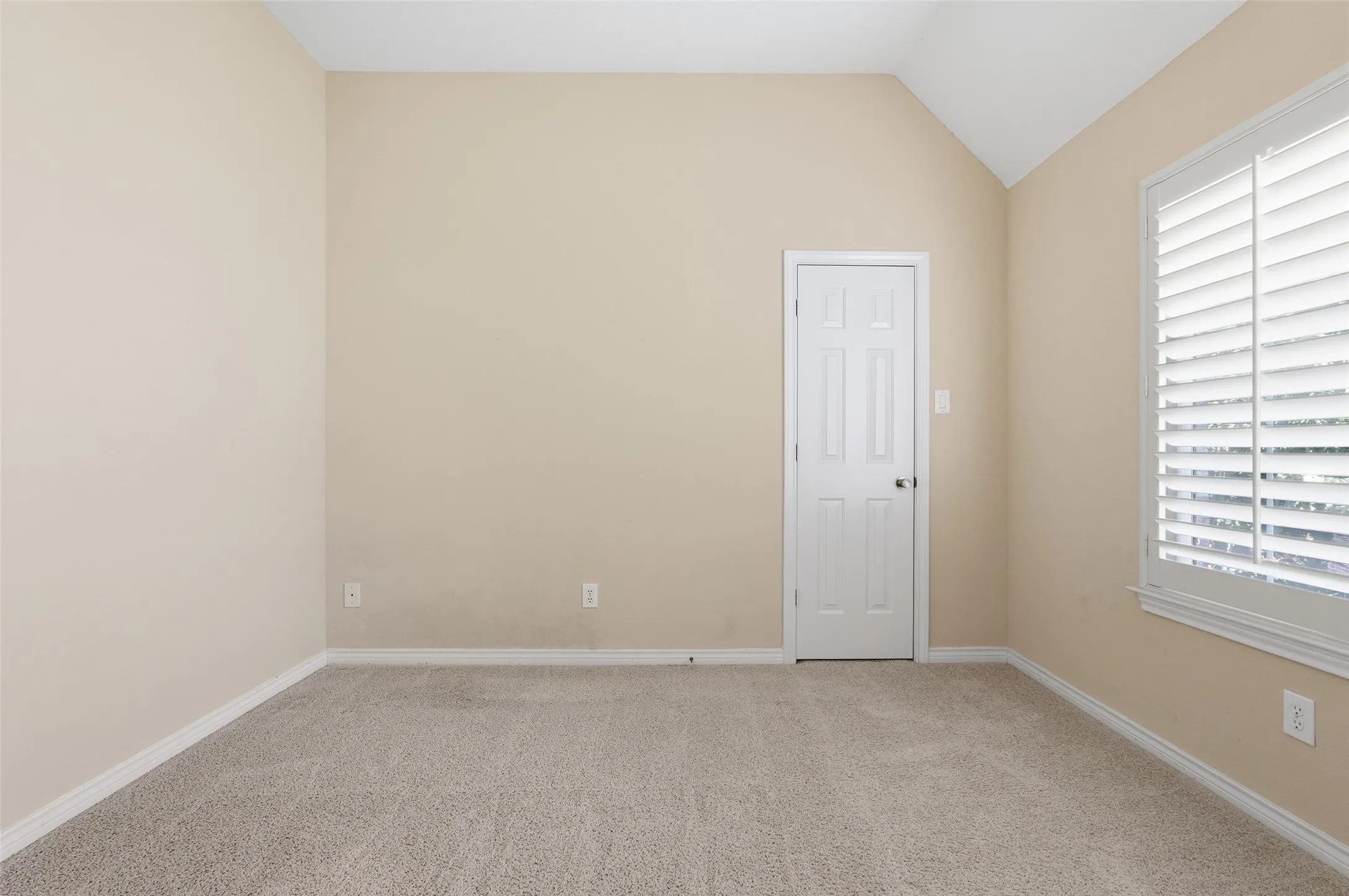 Single Family Residence For Sale in Collin County , 2741 Barrington Drive, Plano, Texas 75093, 4 Bedroom, 4 Bathroom, 2 Garage spaces, 3,005 Sqft, built in 1995, mls#21227986, Real Estate Agent in Plano, Homes For Sale in Collin county, Homes For Sale in Plano, Realtor in Plano Texas, Real Estate Brokerage Independent Realty Texas, Luminita Cordes Realtor