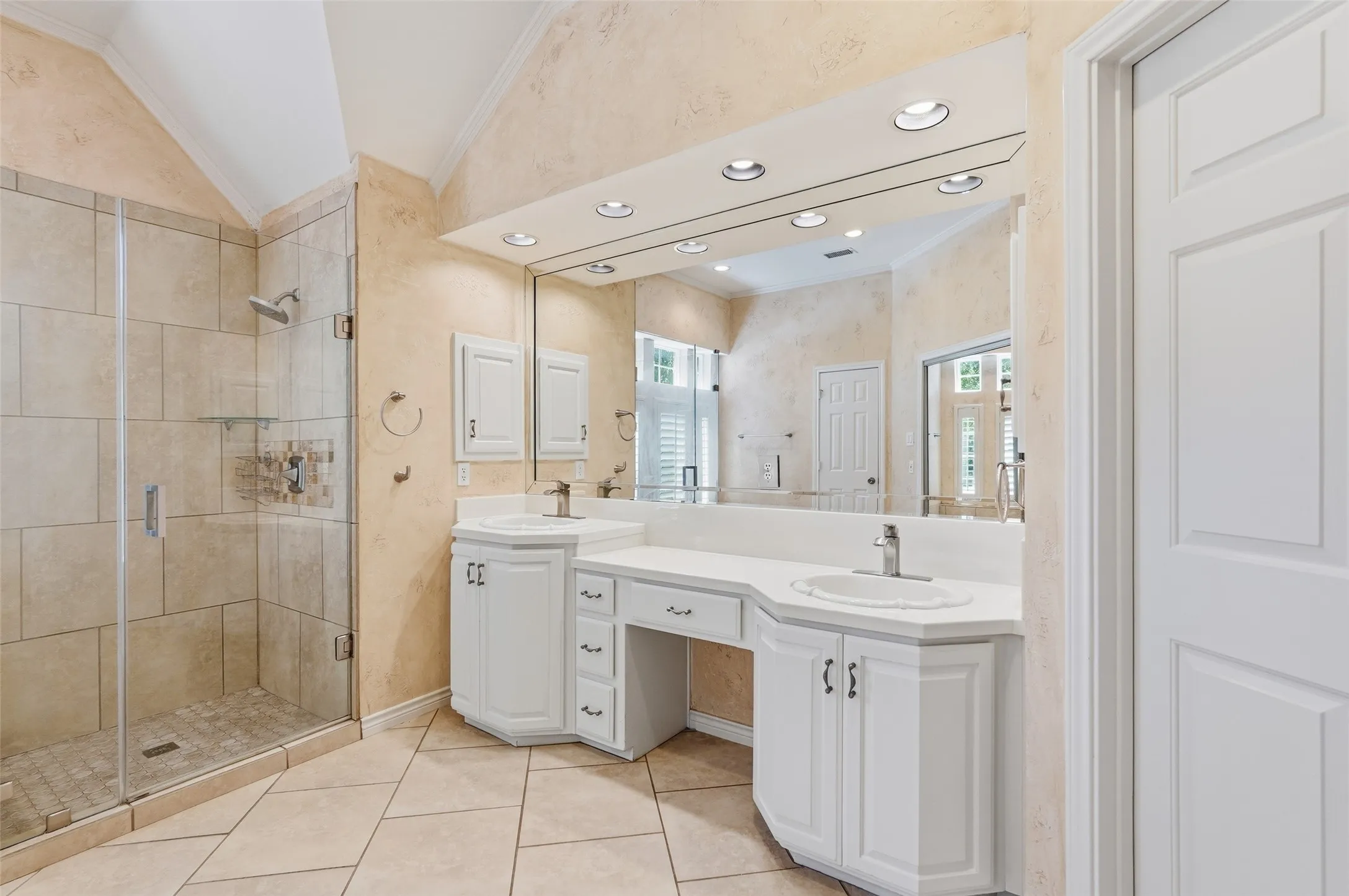 Single Family Residence For Sale in Collin County , 2741 Barrington Drive, Plano, Texas 75093, 4 Bedroom, 4 Bathroom, 2 Garage spaces, 3,005 Sqft, built in 1995, mls#21227986, Real Estate Agent in Plano, Homes For Sale in Collin county, Homes For Sale in Plano, Realtor in Plano Texas, Real Estate Brokerage Independent Realty Texas, Luminita Cordes Realtor