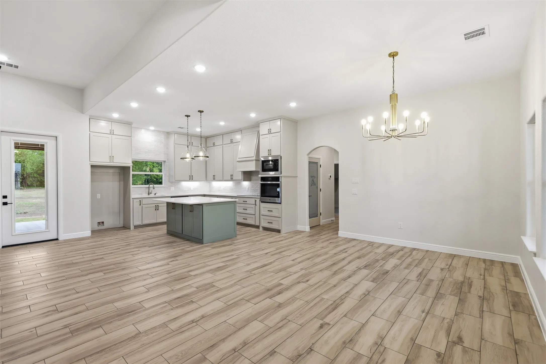 Single Family Residence For Sale in Parker County , 1021 Preserve Street, Weatherford, Texas 76085, 4 Bedroom, 3 Bathroom, 2 Garage spaces, 2,241 Sqft, built in 2026, New Construction - Complete, mls#21227586, Real Estate Agent in Weatherford, Homes For Sale in Parker county, Homes For Sale in Weatherford, Realtor in Weatherford Texas, Real Estate Brokerage Independent Realty Texas, Luminita Cordes Realtor