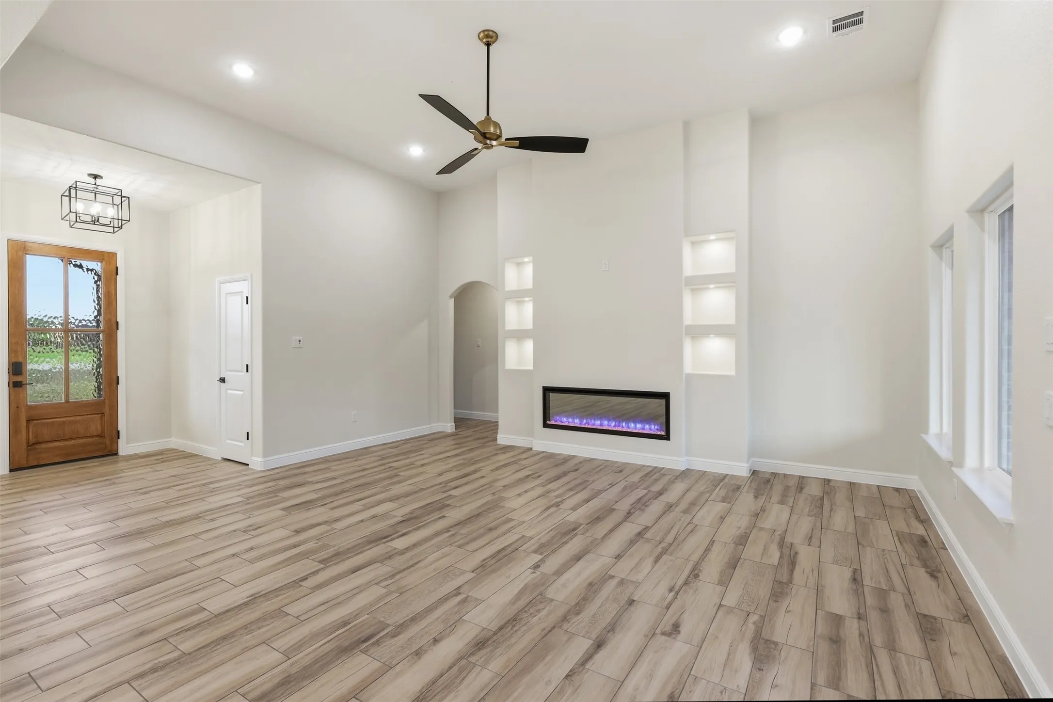 Single Family Residence For Sale in Parker County , 1021 Preserve Street, Weatherford, Texas 76085, 4 Bedroom, 3 Bathroom, 2 Garage spaces, 2,241 Sqft, built in 2026, New Construction - Complete, mls#21227586, Real Estate Agent in Weatherford, Homes For Sale in Parker county, Homes For Sale in Weatherford, Realtor in Weatherford Texas, Real Estate Brokerage Independent Realty Texas, Luminita Cordes Realtor
