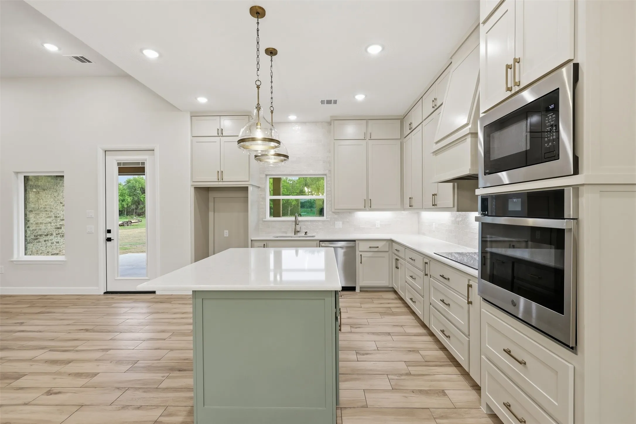 Single Family Residence For Sale in Parker County , 1021 Preserve Street, Weatherford, Texas 76085, 4 Bedroom, 3 Bathroom, 2 Garage spaces, 2,241 Sqft, built in 2026, New Construction - Complete, mls#21227586, Real Estate Agent in Weatherford, Homes For Sale in Parker county, Homes For Sale in Weatherford, Realtor in Weatherford Texas, Real Estate Brokerage Independent Realty Texas, Luminita Cordes Realtor