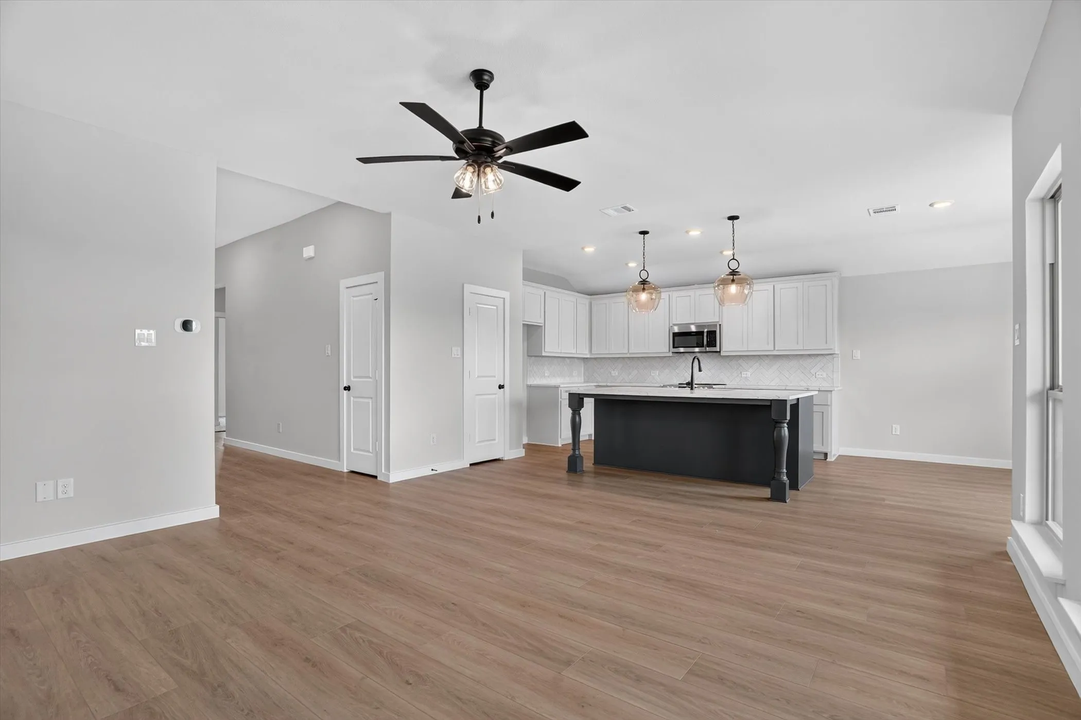 Single Family Residence For Sale in Somervell County , 105 Mesa Drive, Glen Rose, Texas 76043, 3 Bedroom, 2 Bathroom, 2 Garage spaces, 1,604 Sqft, built in 2026, New Construction - Incomplete, mls#21228028, Real Estate Agent in Glen Rose, Homes For Sale in Somervell county, Homes For Sale in Glen Rose, Realtor in Glen Rose Texas, Real Estate Brokerage Independent Realty Texas, Luminita Cordes Realtor