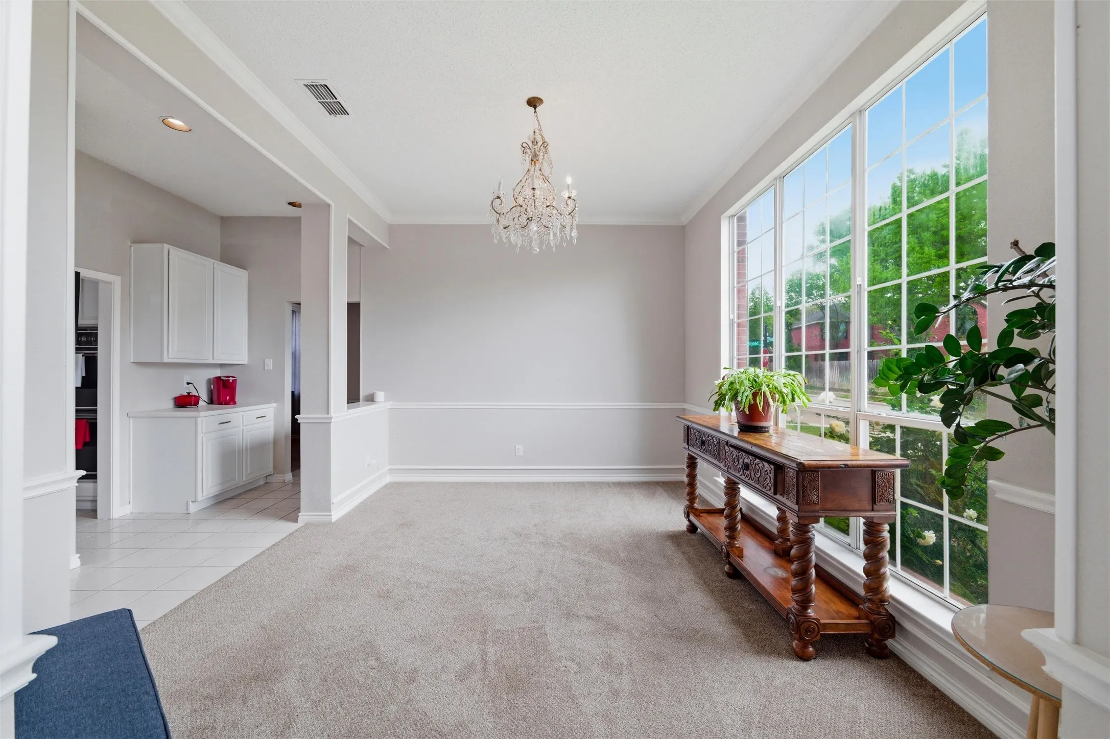 Single Family Residence For Sale in Tarrant County , 3511 Paladium Drive, Grand Prairie, Texas 75052, 5 Bedroom, 5 Bathroom, 3 Garage spaces, 4,325 Sqft, built in 1994, Preowned, mls#21224527, Real Estate Agent in Grand Prairie, Homes For Sale in Tarrant county, Homes For Sale in Grand Prairie, Realtor in Grand Prairie Texas, Real Estate Brokerage Independent Realty Texas, Luminita Cordes Realtor