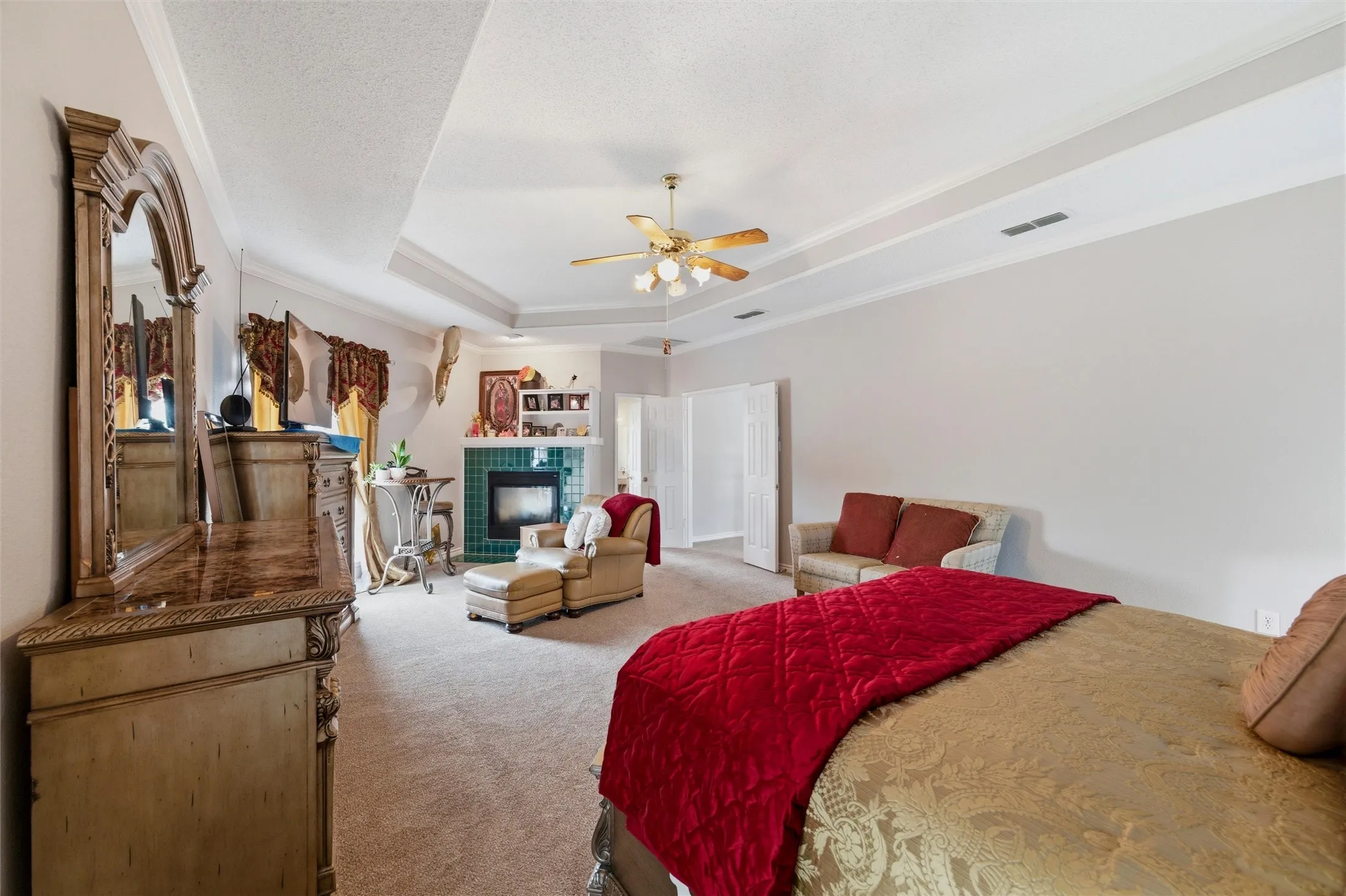 Single Family Residence For Sale in Tarrant County , 3511 Paladium Drive, Grand Prairie, Texas 75052, 5 Bedroom, 5 Bathroom, 3 Garage spaces, 4,325 Sqft, built in 1994, Preowned, mls#21224527, Real Estate Agent in Grand Prairie, Homes For Sale in Tarrant county, Homes For Sale in Grand Prairie, Realtor in Grand Prairie Texas, Real Estate Brokerage Independent Realty Texas, Luminita Cordes Realtor