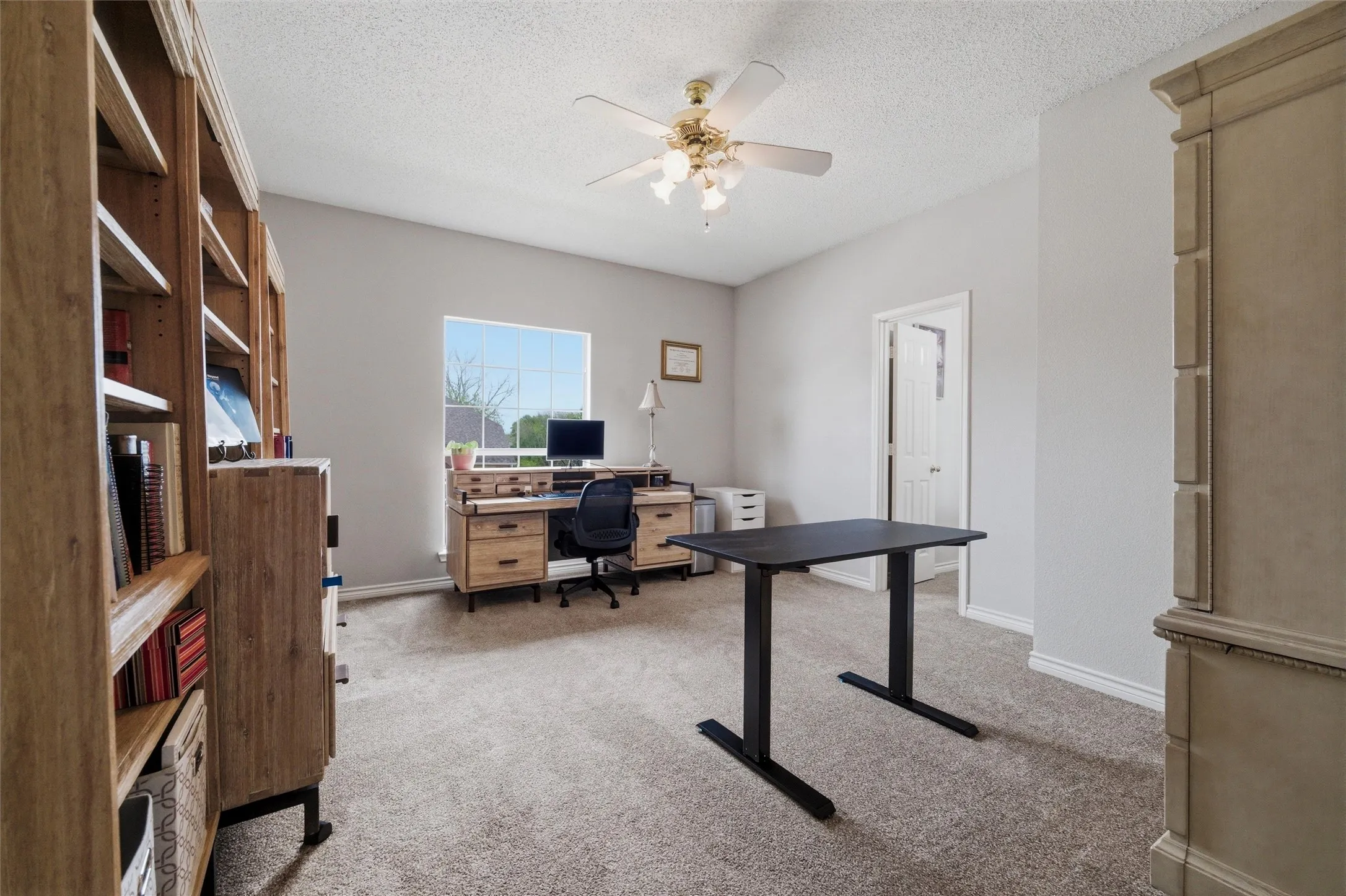 Single Family Residence For Sale in Tarrant County , 3511 Paladium Drive, Grand Prairie, Texas 75052, 5 Bedroom, 5 Bathroom, 3 Garage spaces, 4,325 Sqft, built in 1994, Preowned, mls#21224527, Real Estate Agent in Grand Prairie, Homes For Sale in Tarrant county, Homes For Sale in Grand Prairie, Realtor in Grand Prairie Texas, Real Estate Brokerage Independent Realty Texas, Luminita Cordes Realtor
