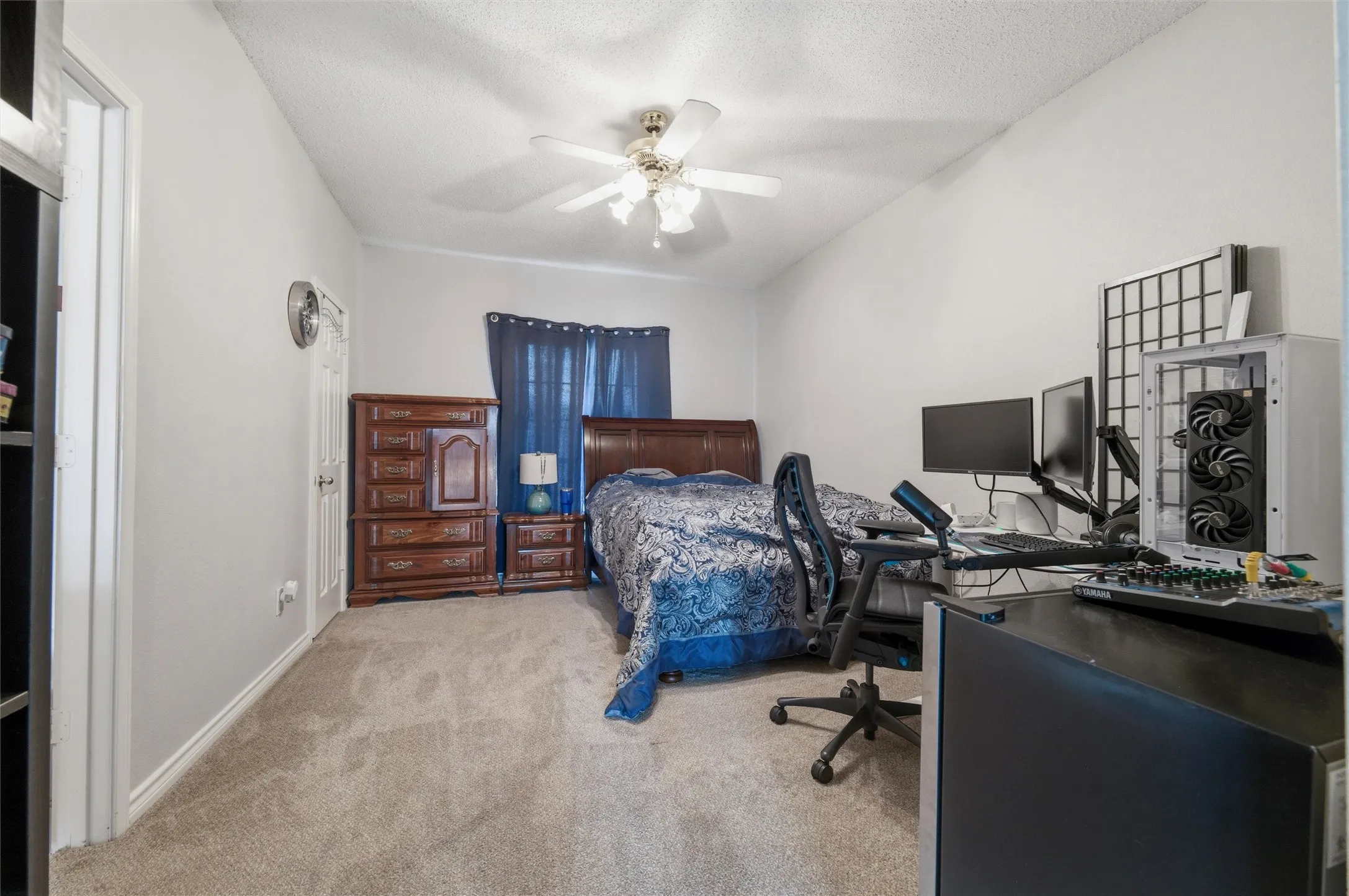 Single Family Residence For Sale in Tarrant County , 3511 Paladium Drive, Grand Prairie, Texas 75052, 5 Bedroom, 5 Bathroom, 3 Garage spaces, 4,325 Sqft, built in 1994, Preowned, mls#21224527, Real Estate Agent in Grand Prairie, Homes For Sale in Tarrant county, Homes For Sale in Grand Prairie, Realtor in Grand Prairie Texas, Real Estate Brokerage Independent Realty Texas, Luminita Cordes Realtor